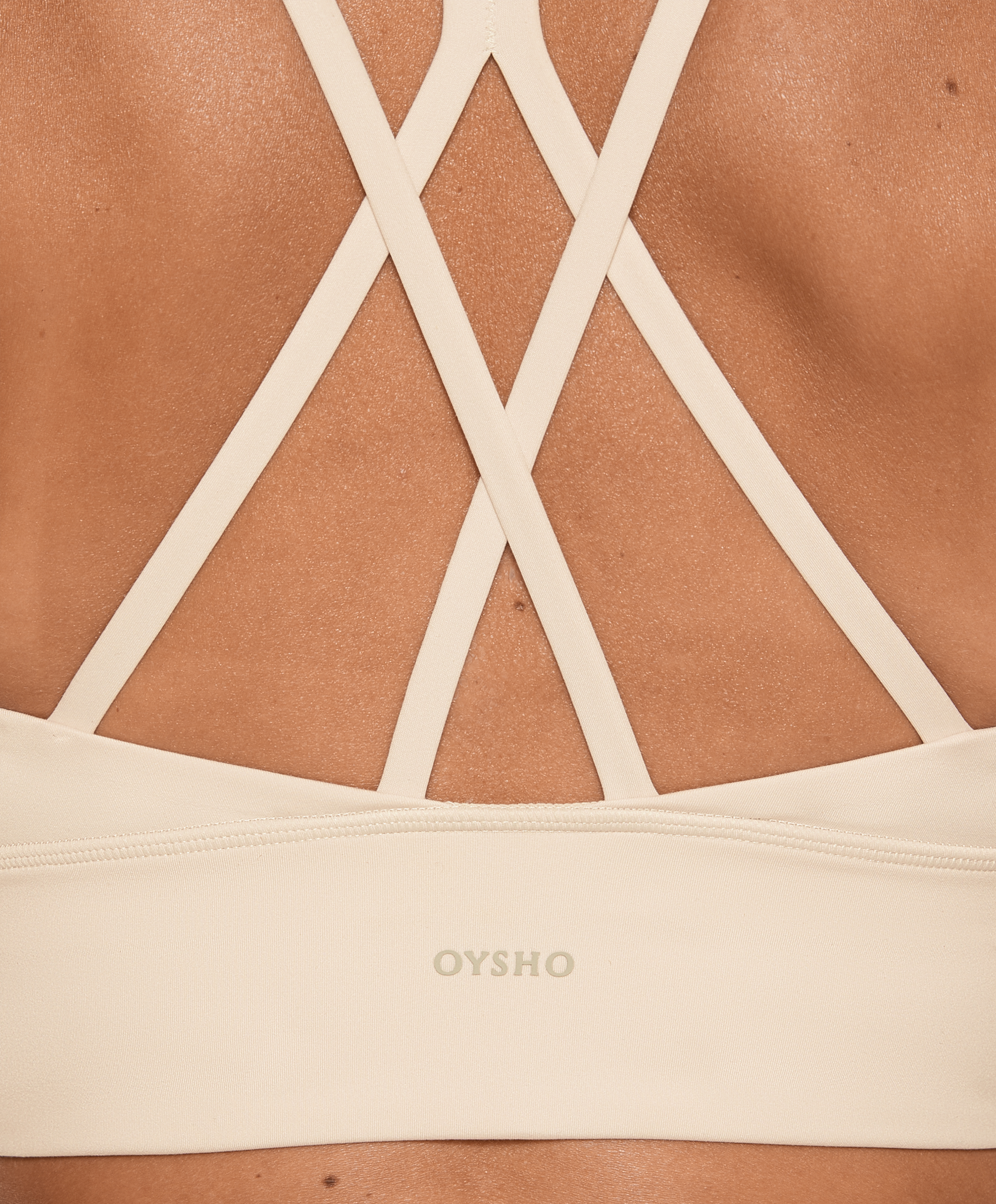 Medium-support comfortlux sports bra with cups