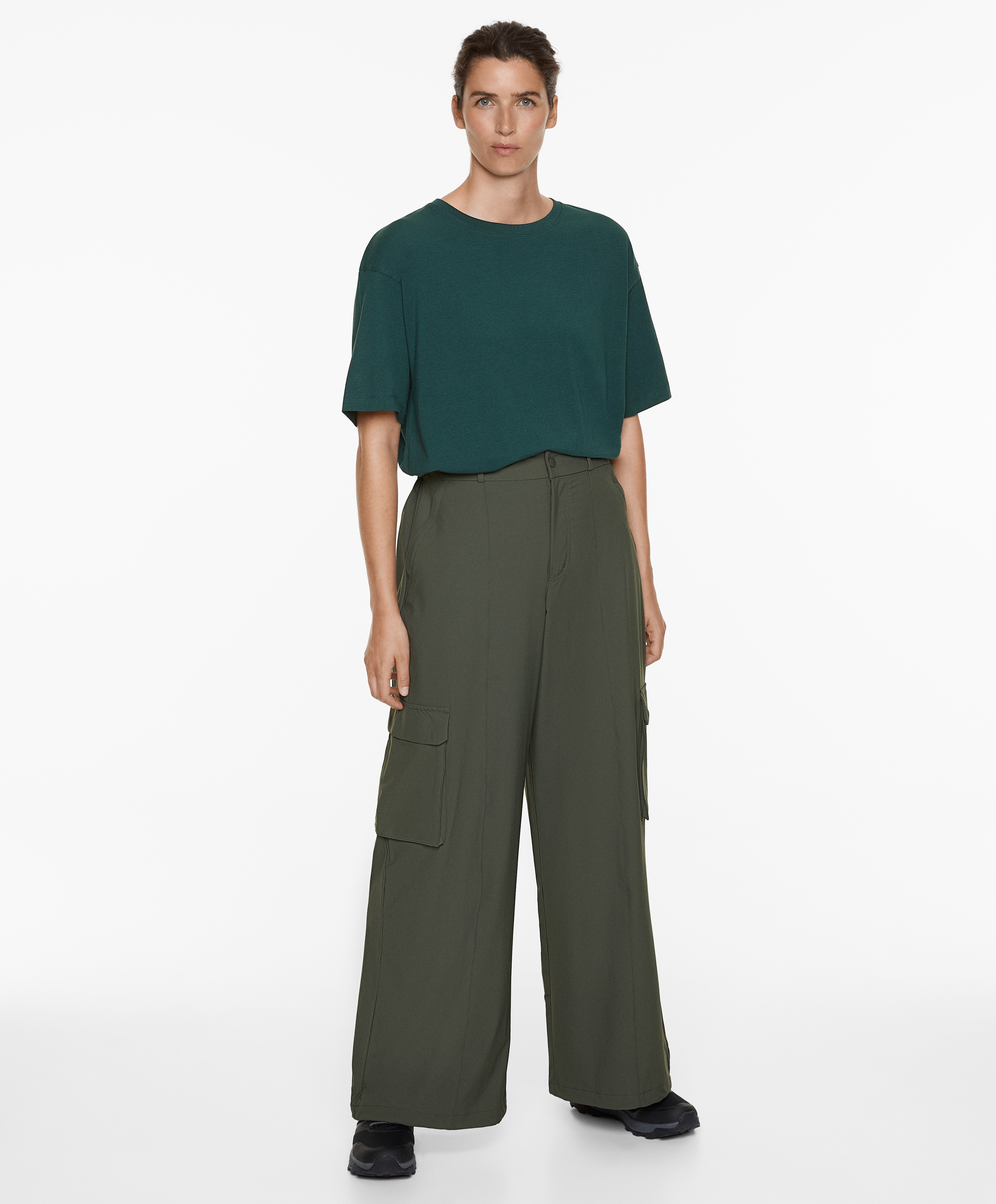 Wide-leg cargo trousers