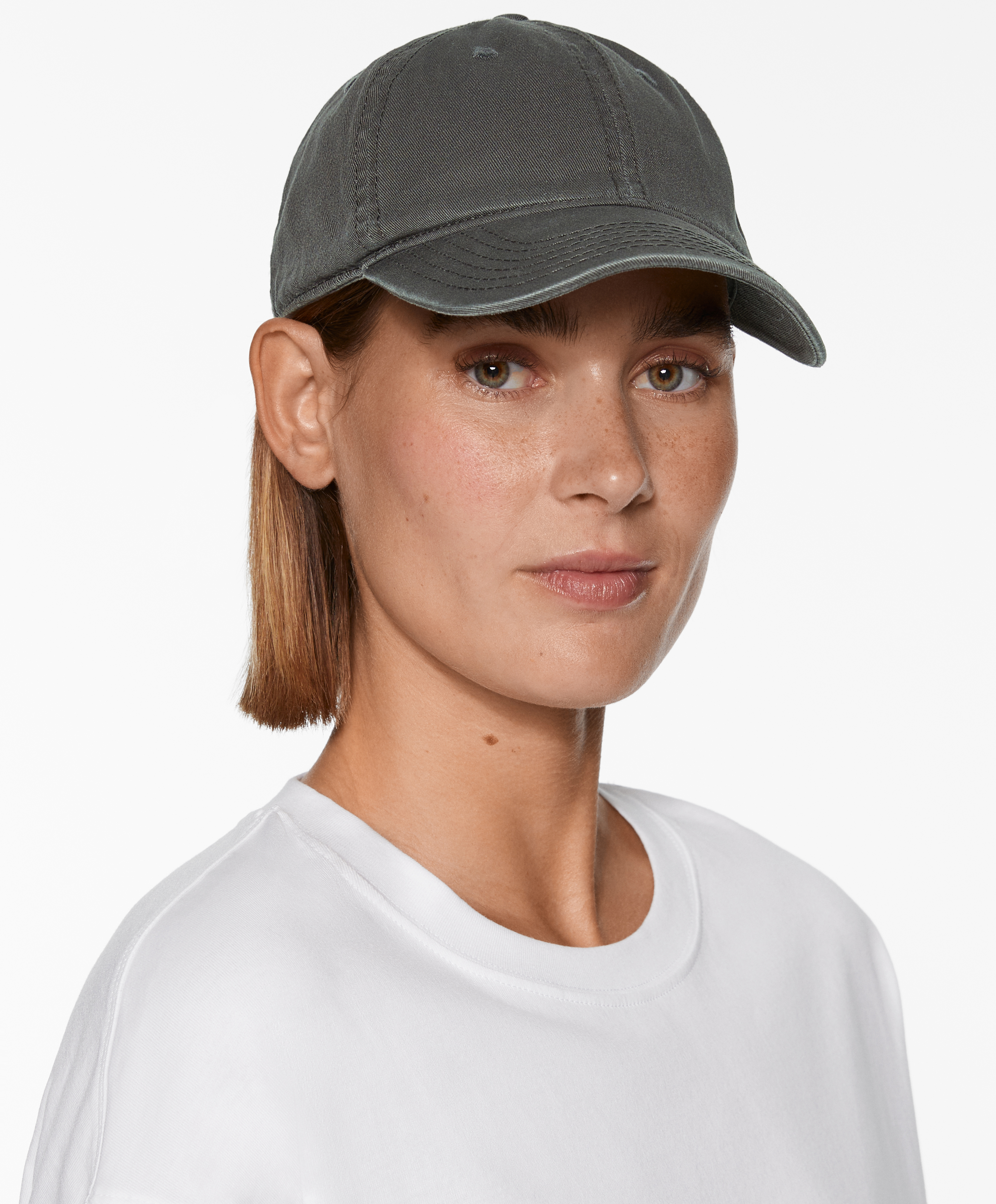 Washed-effect 100% cotton cap