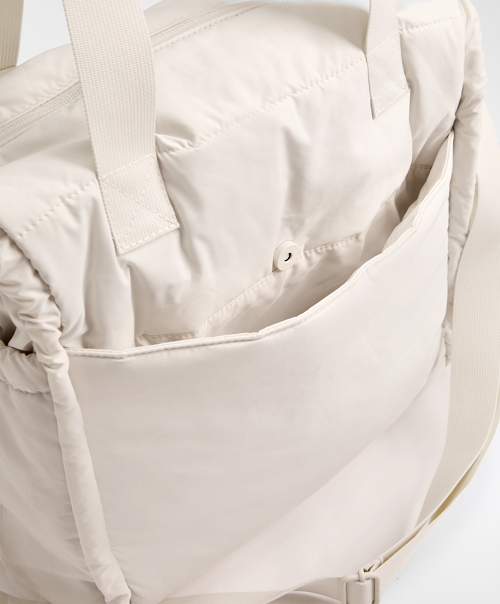 Gym bag for mat with side gathering
