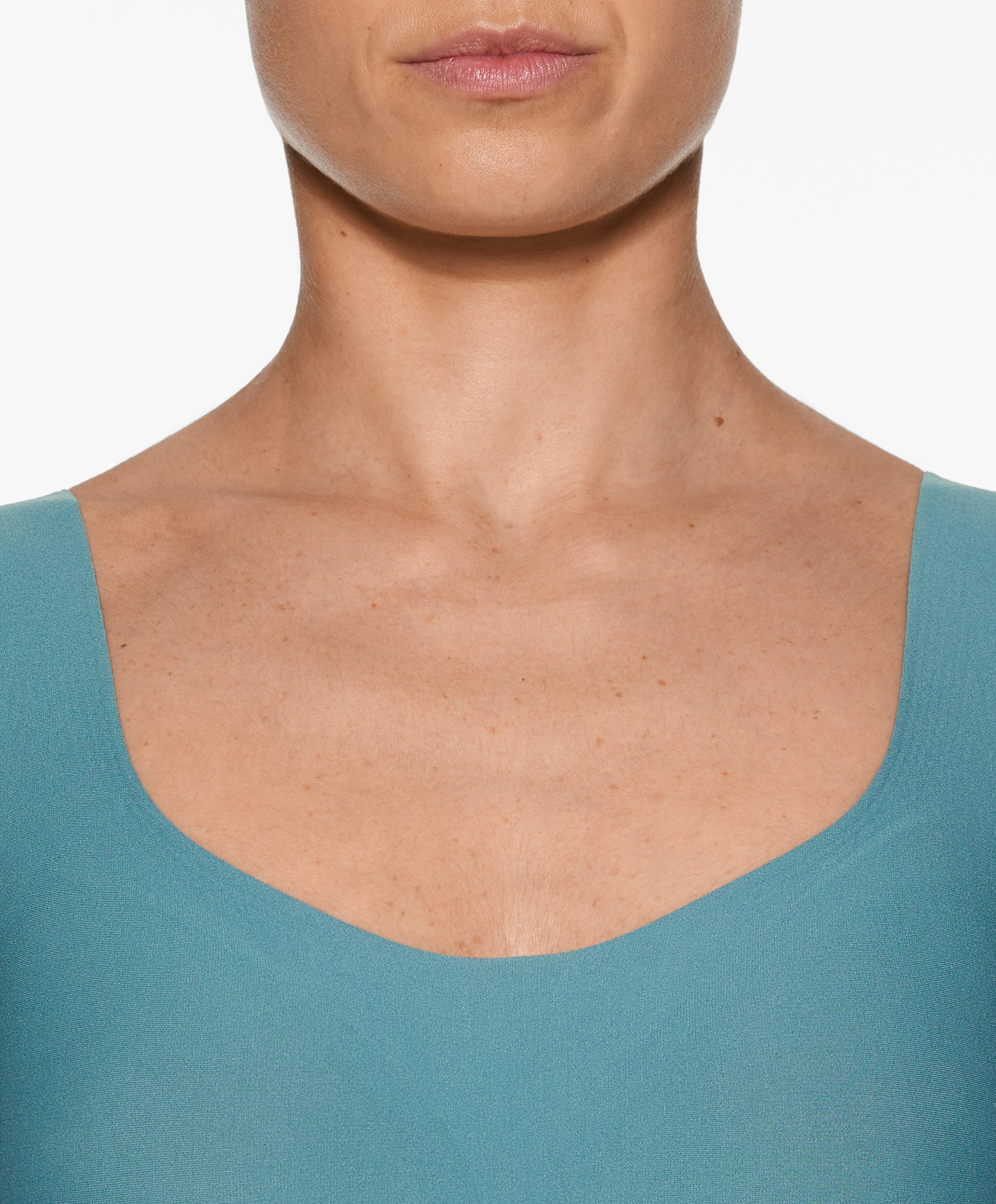 Perfect-adapt medium-support sports bra with cups