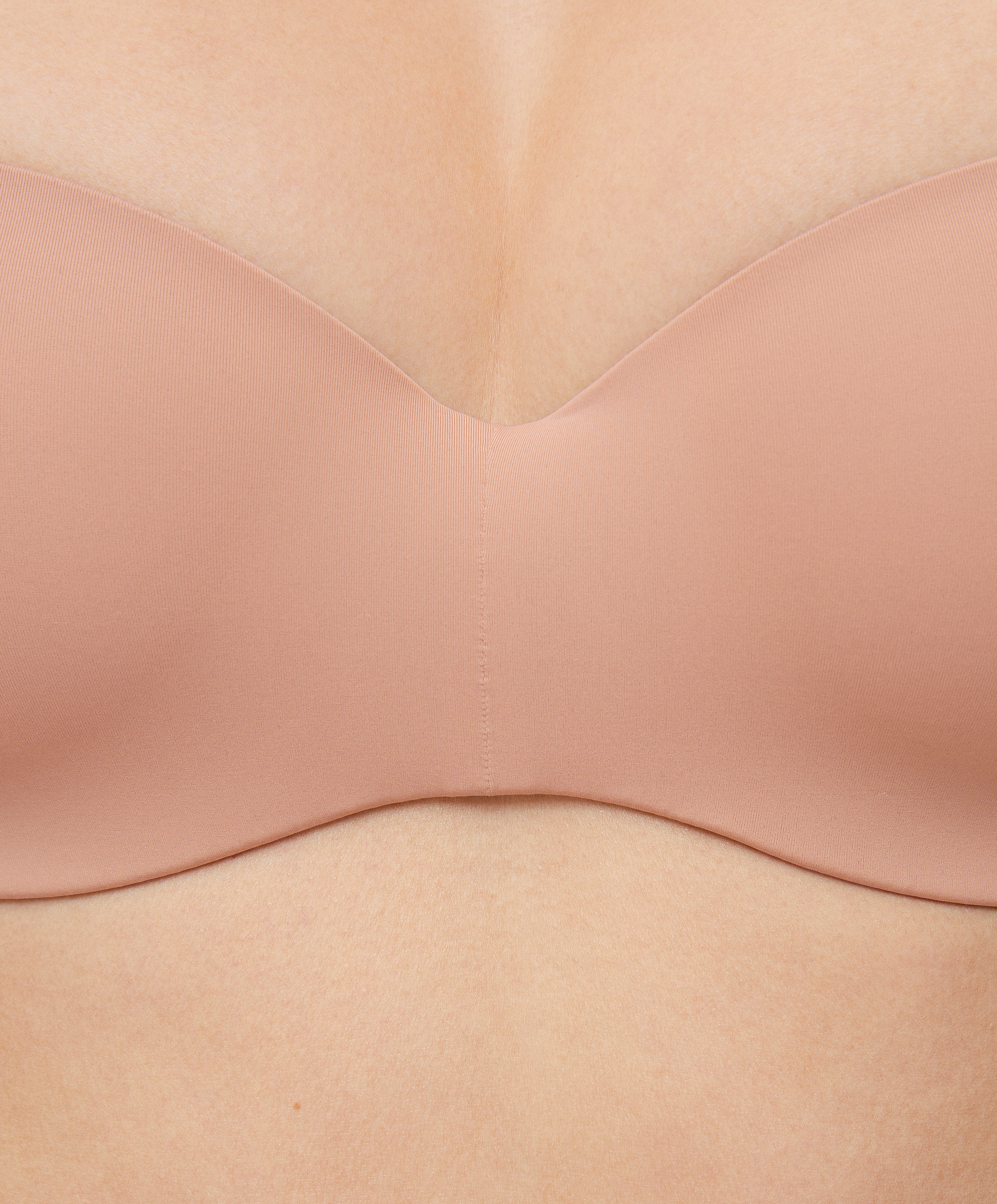 Polyamide blend bra with removable straps