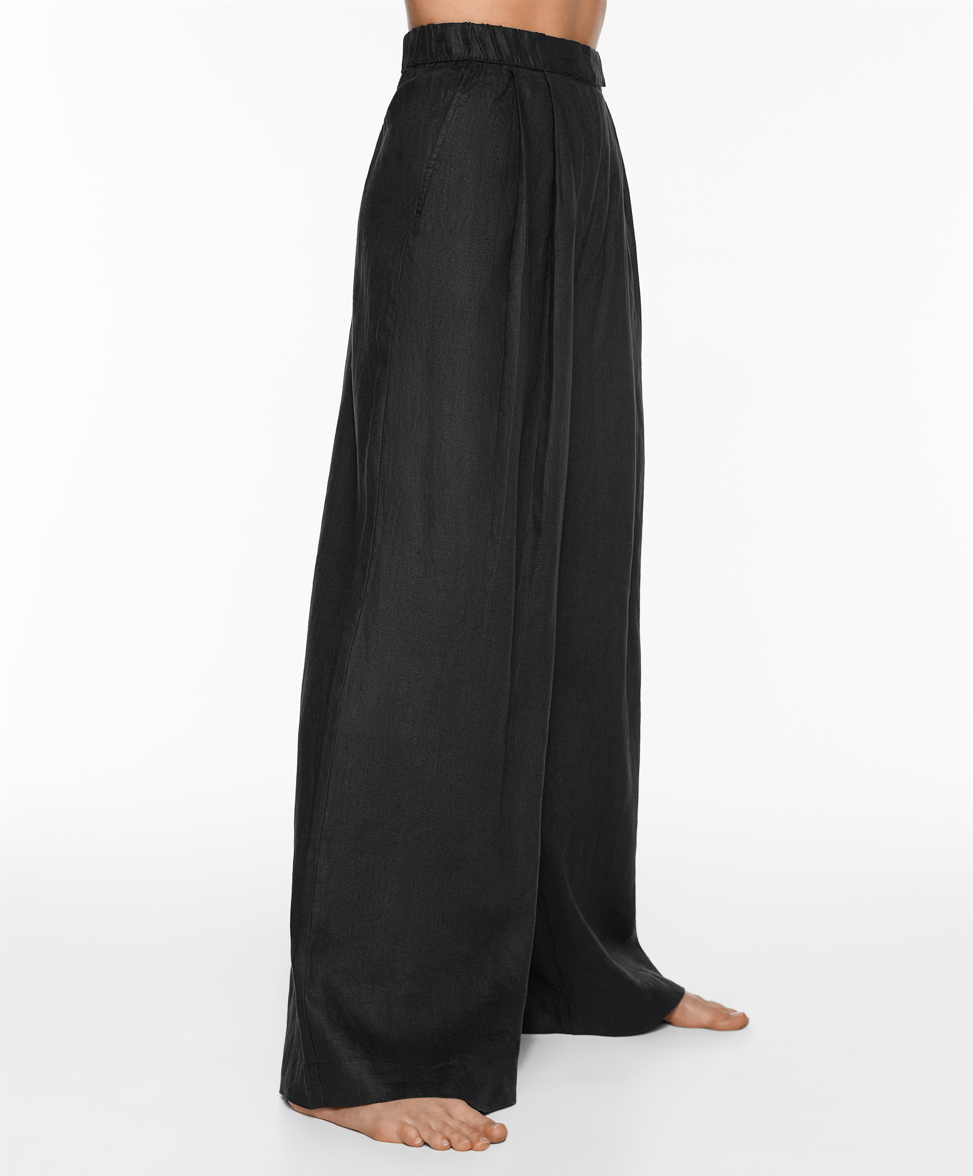 Tailored-fit 100% linen trousers