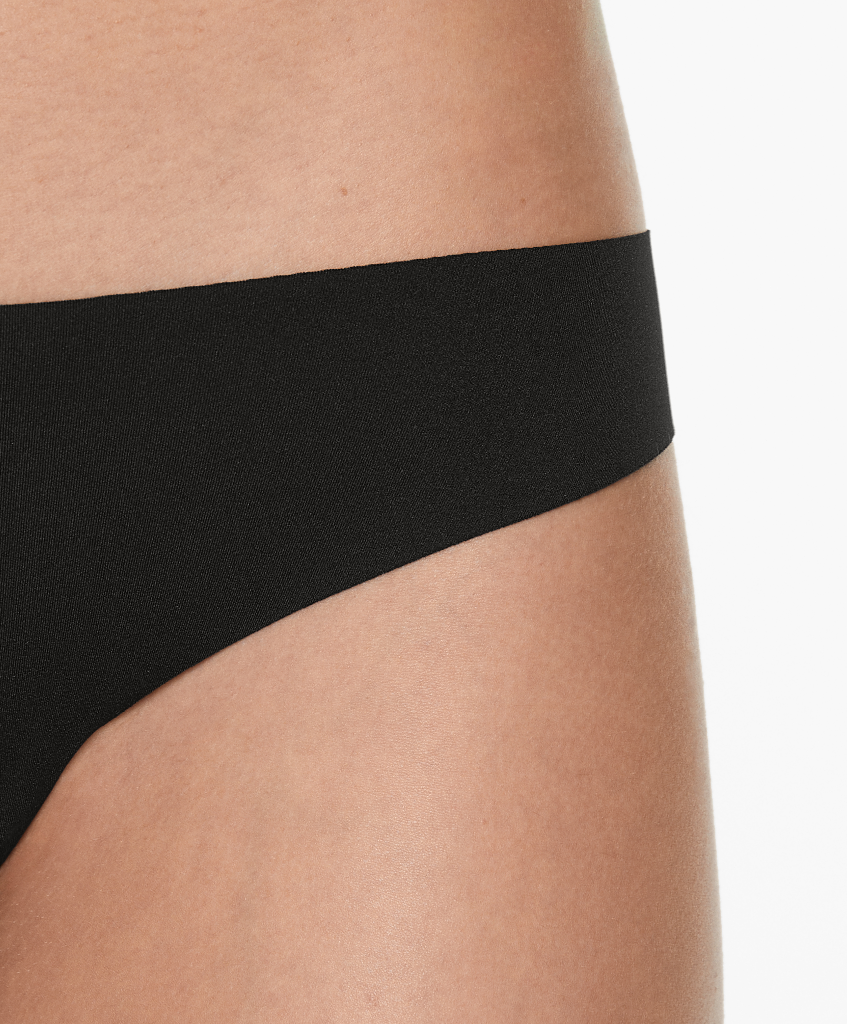 2 laser-cut polyamide blend thongs