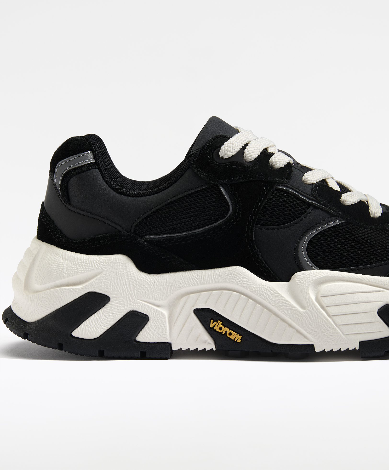 Vibram® XS TREK trainers