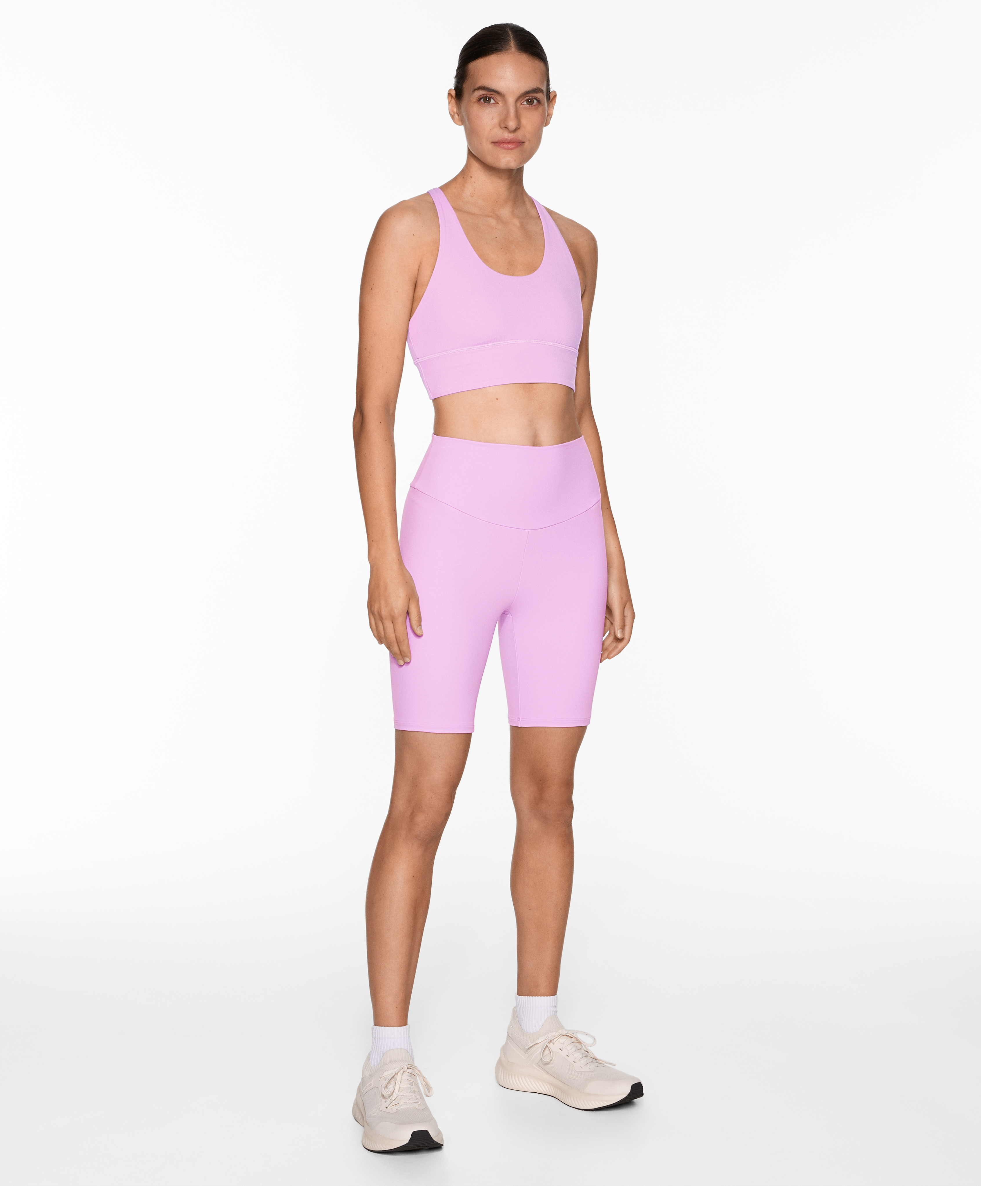 Medium-support comfortlux sports bra with cups