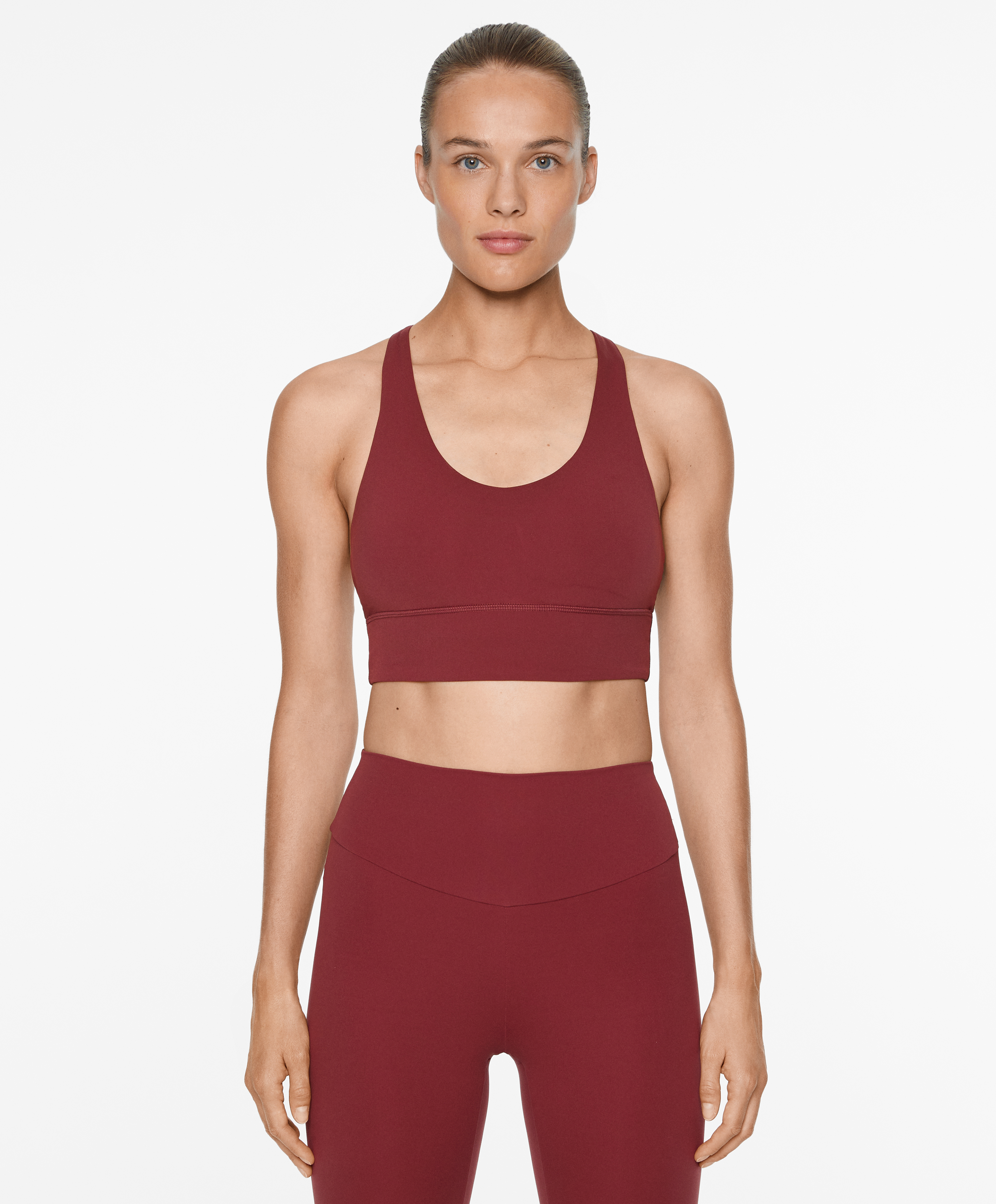 Medium-support comfortlux sports bra with cups