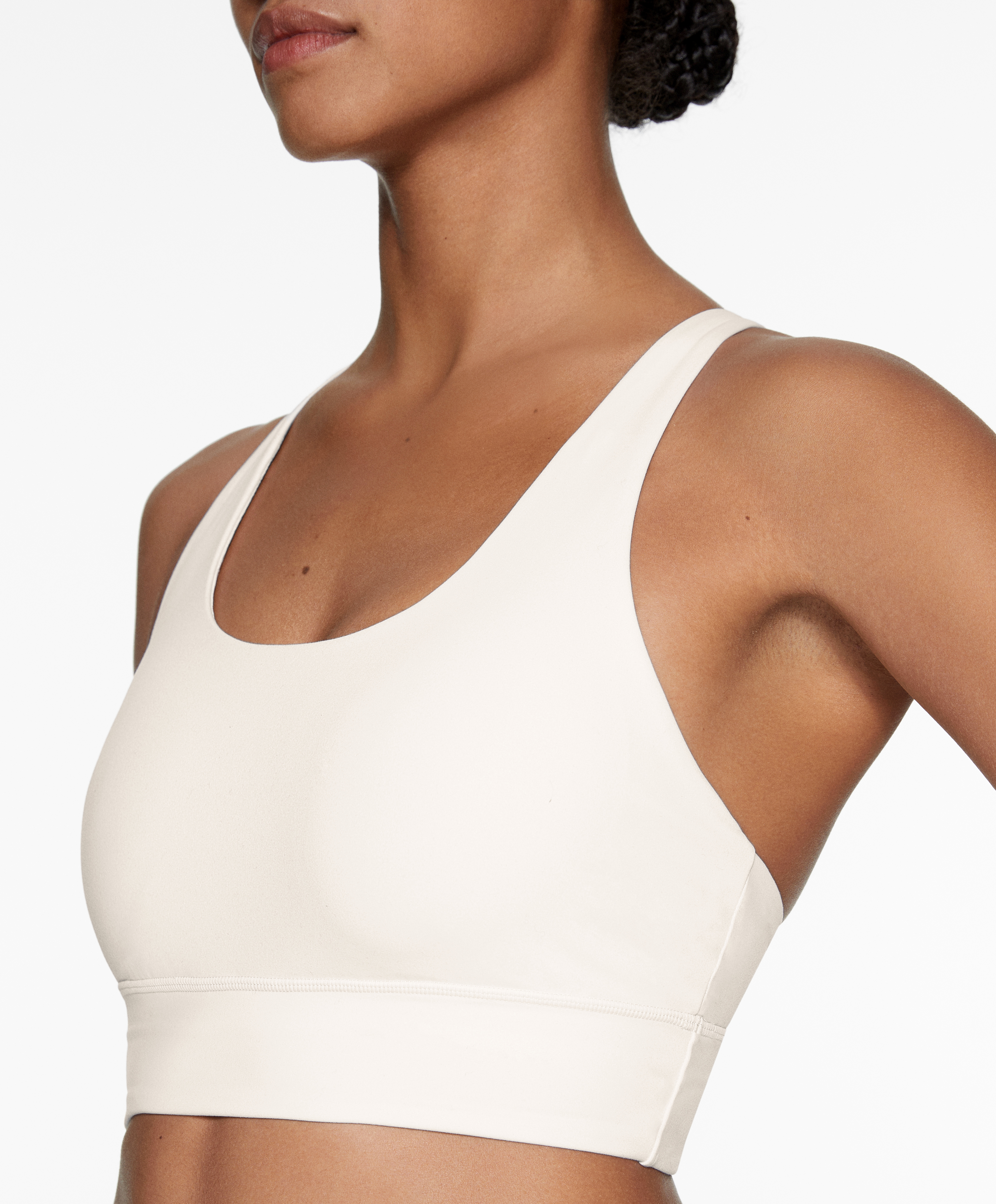 Medium-support comfortlux sports bra with cups