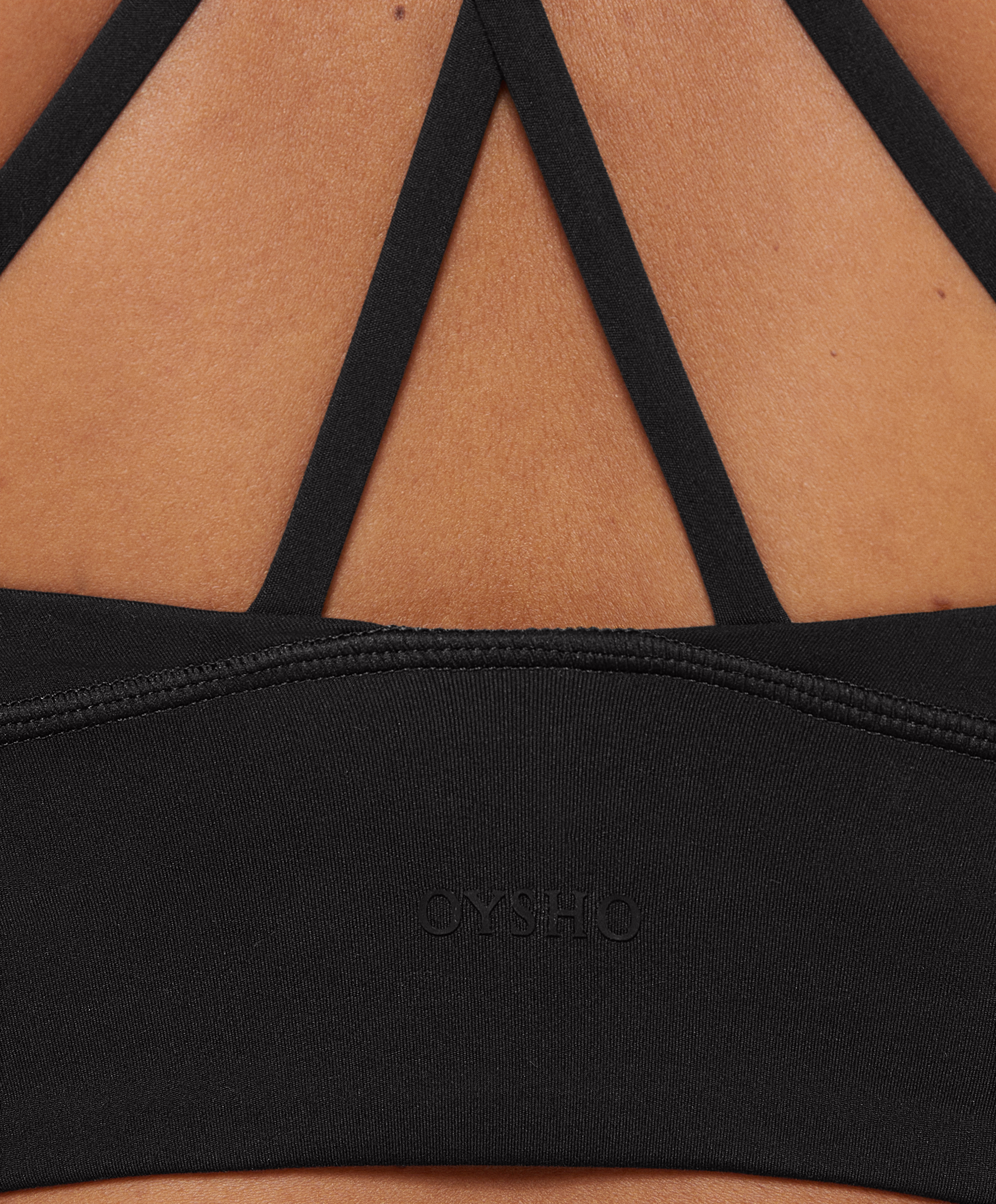 Medium-support comfortlux sports bra with cups