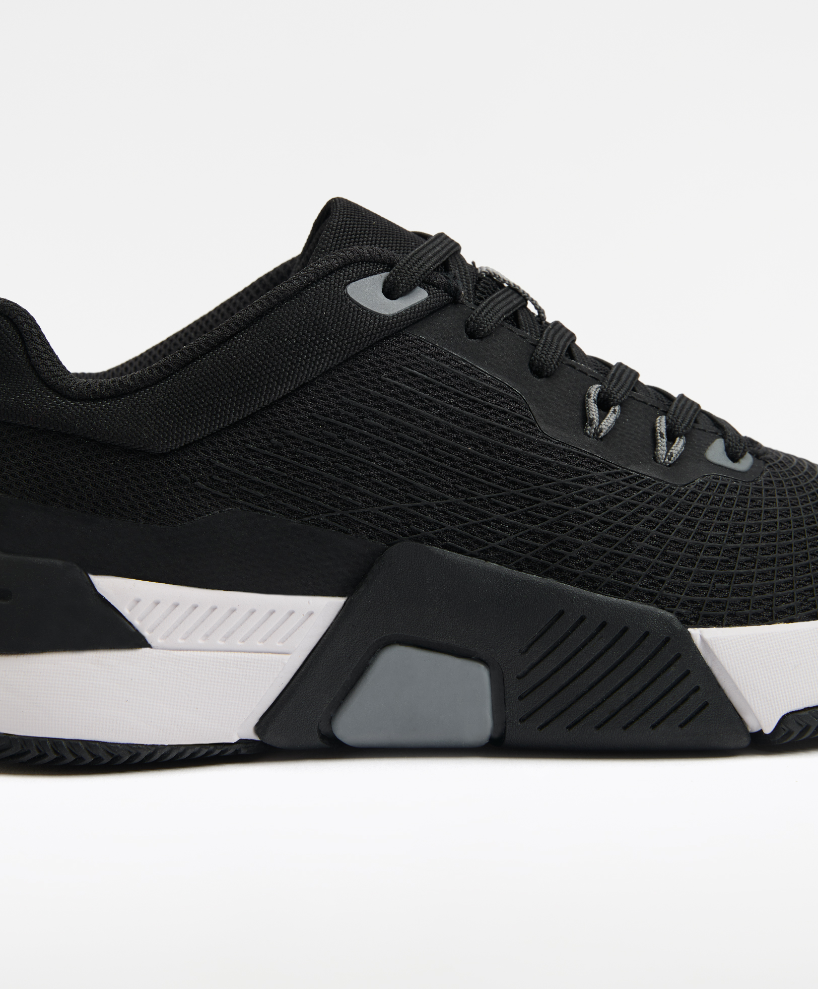 Strength training shoes
