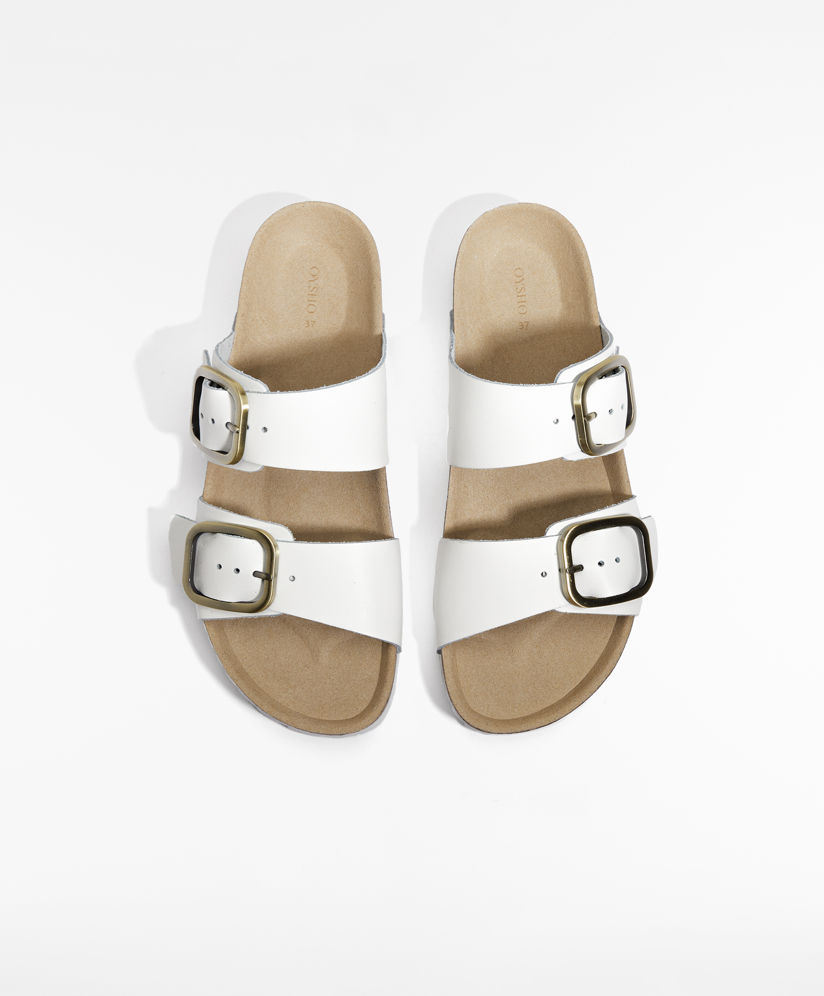 Leather sandals with buckle