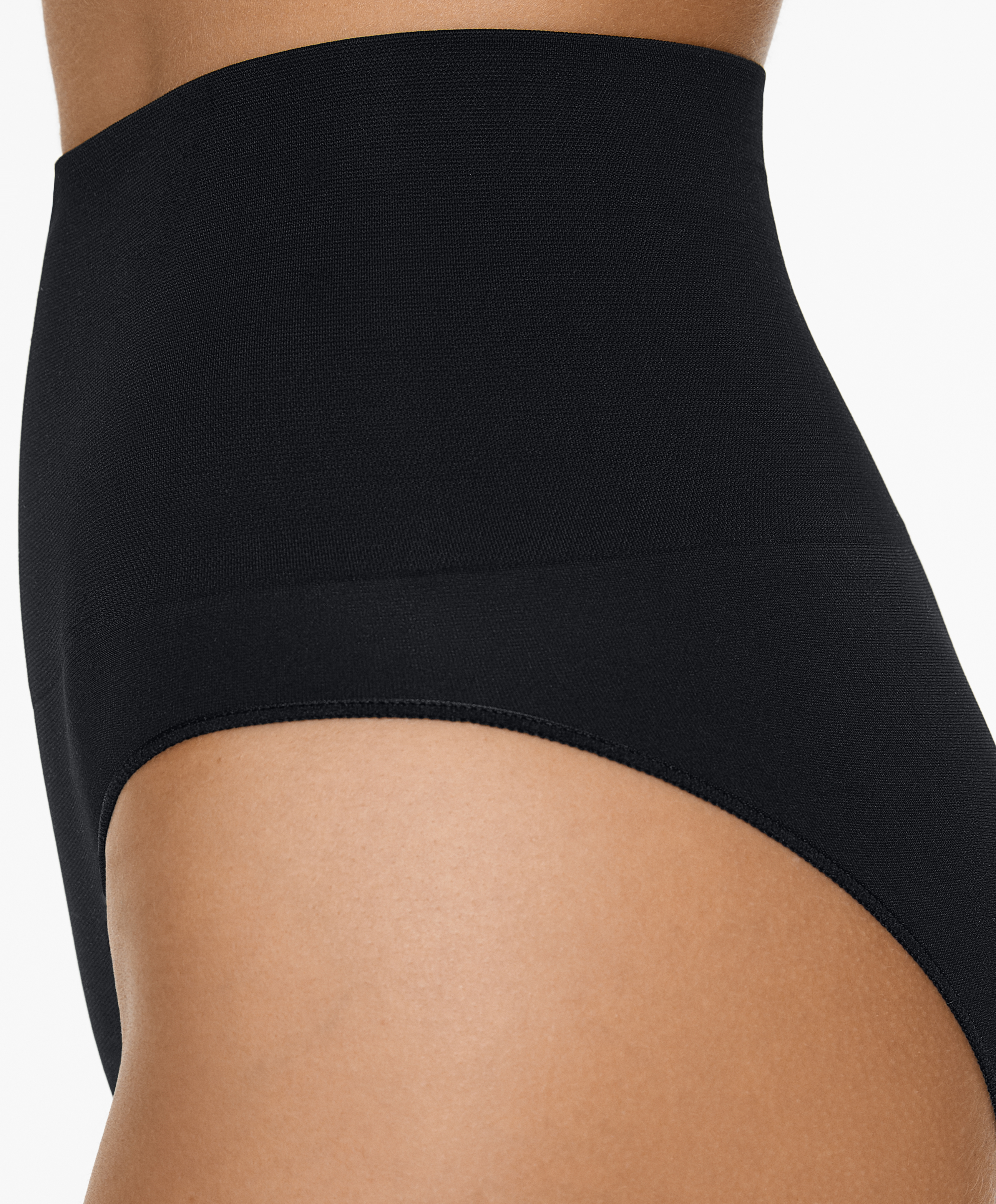 2 seamless medium-support soft-touch classic briefs