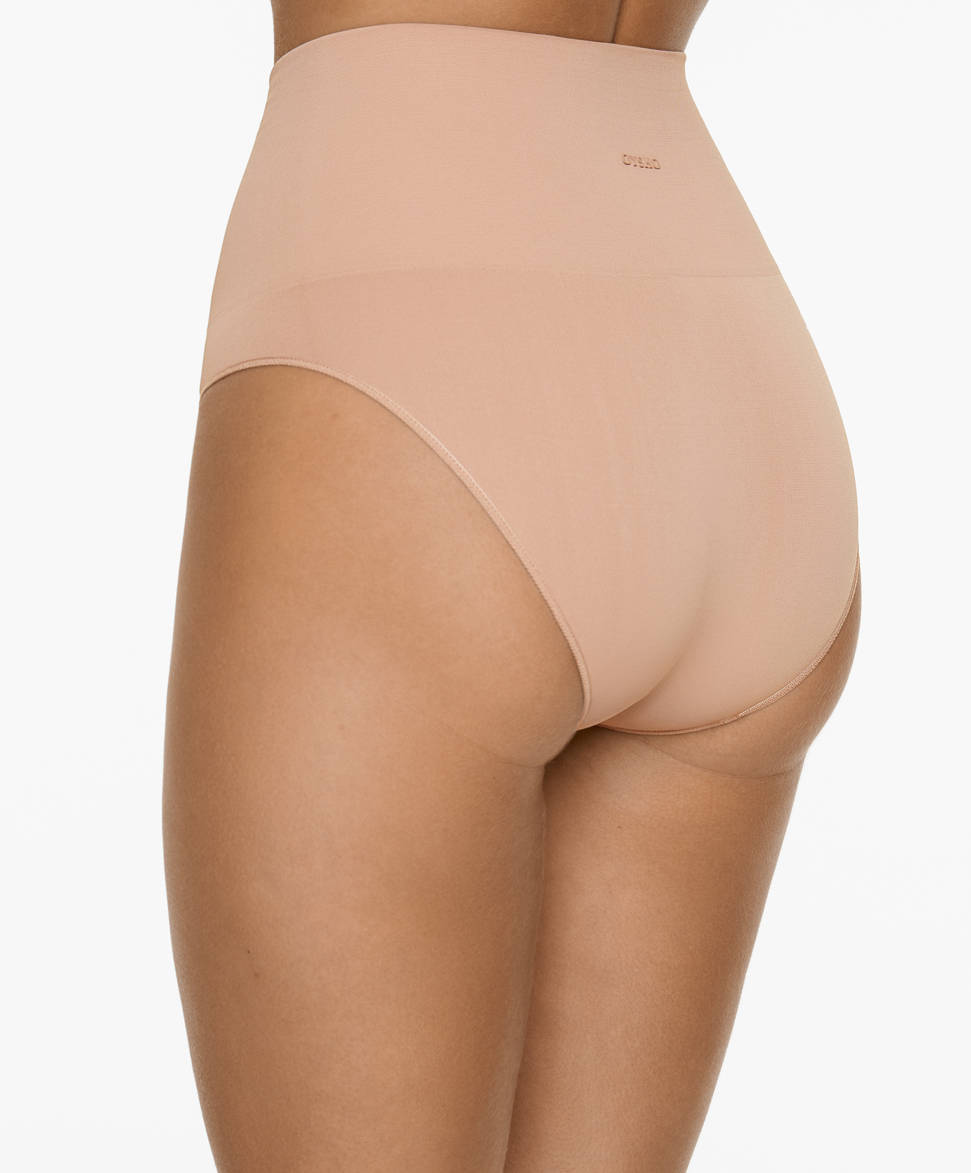 2 seamless medium-support soft-touch classic briefs