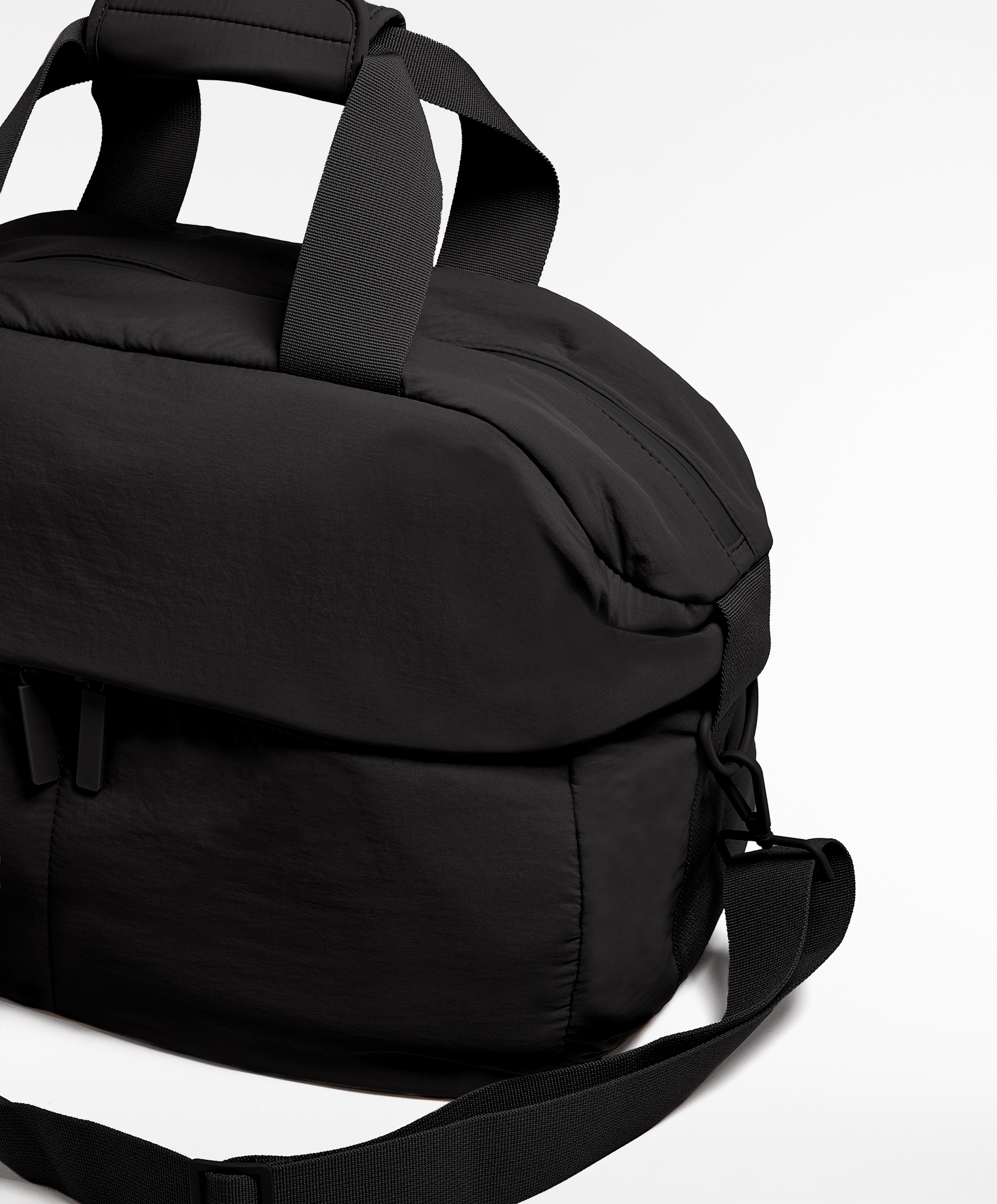 Gym bag with flap pocket