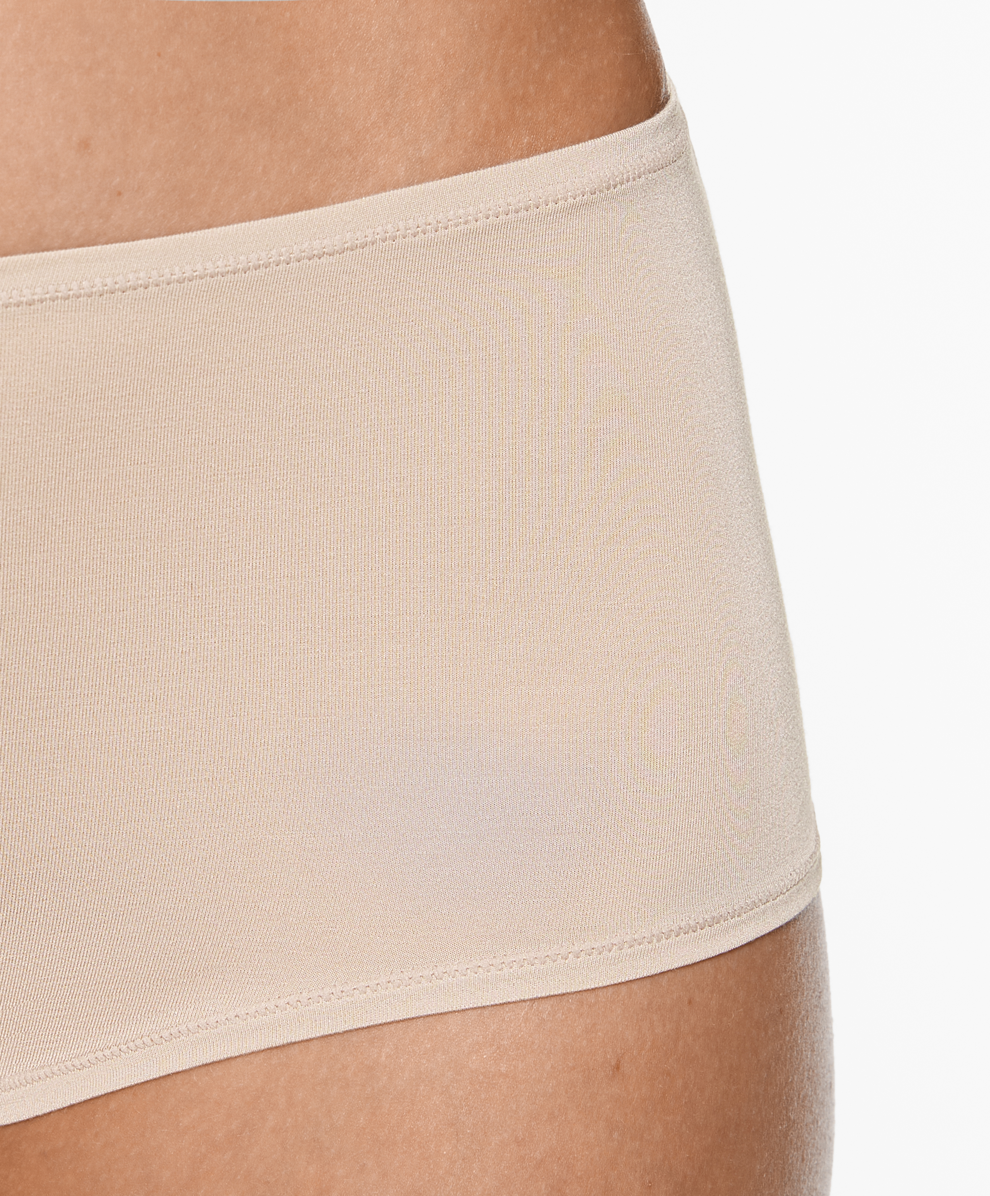 2 boyshort briefs in a modal blend and 16% silk