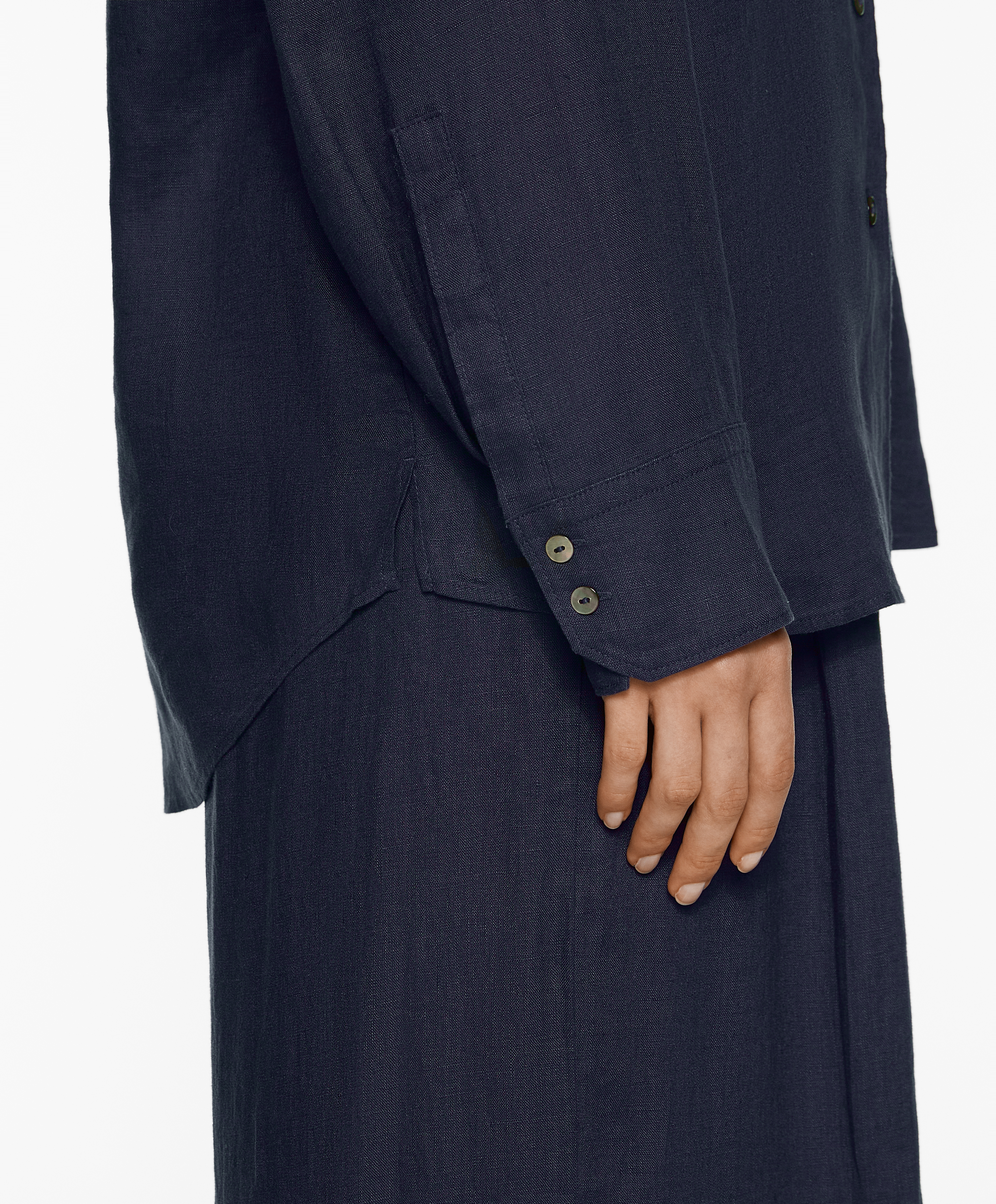 100% linen long-sleeved shirt