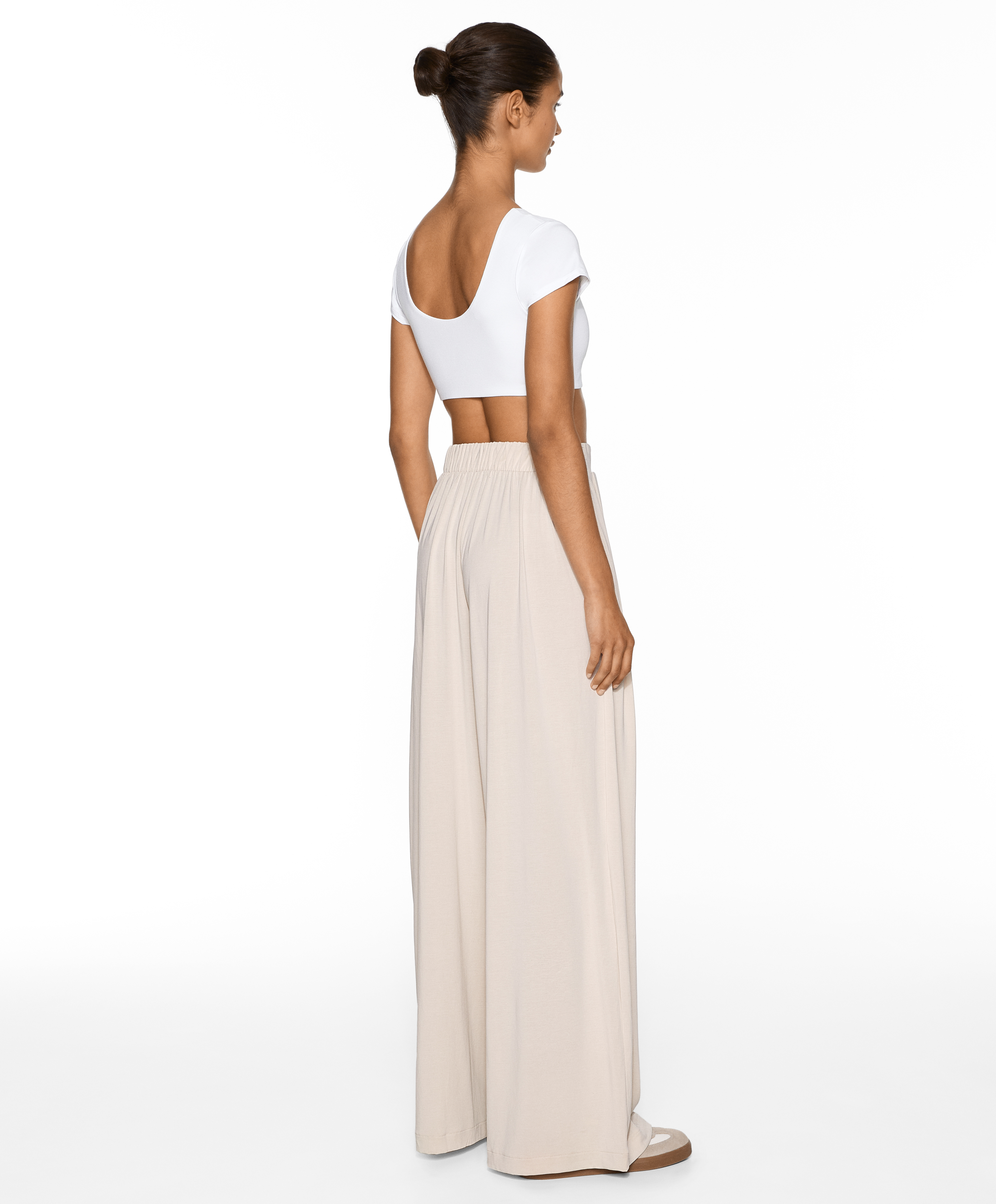 Short-sleeved bra top with modal