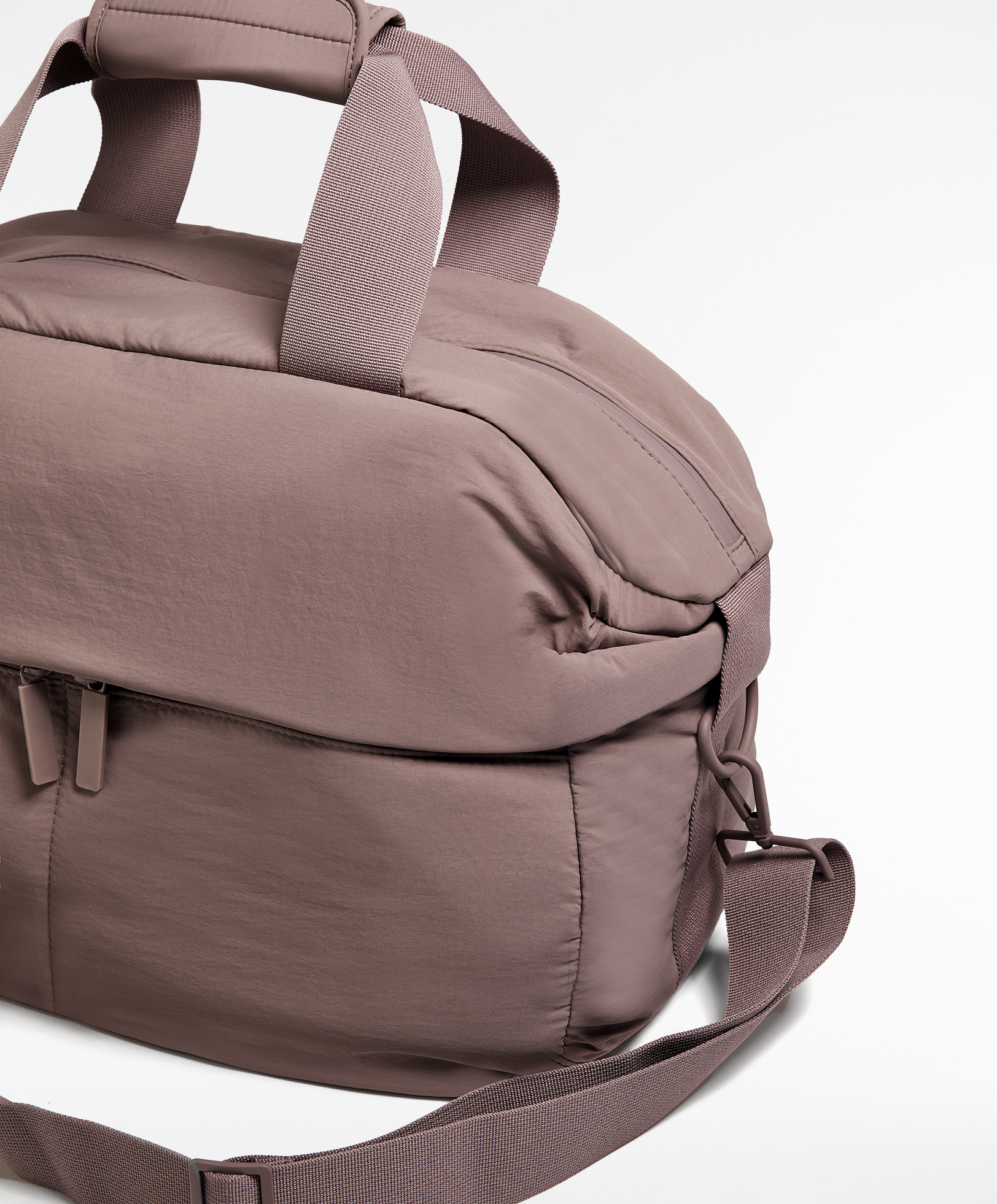 Gym bag with flap pocket