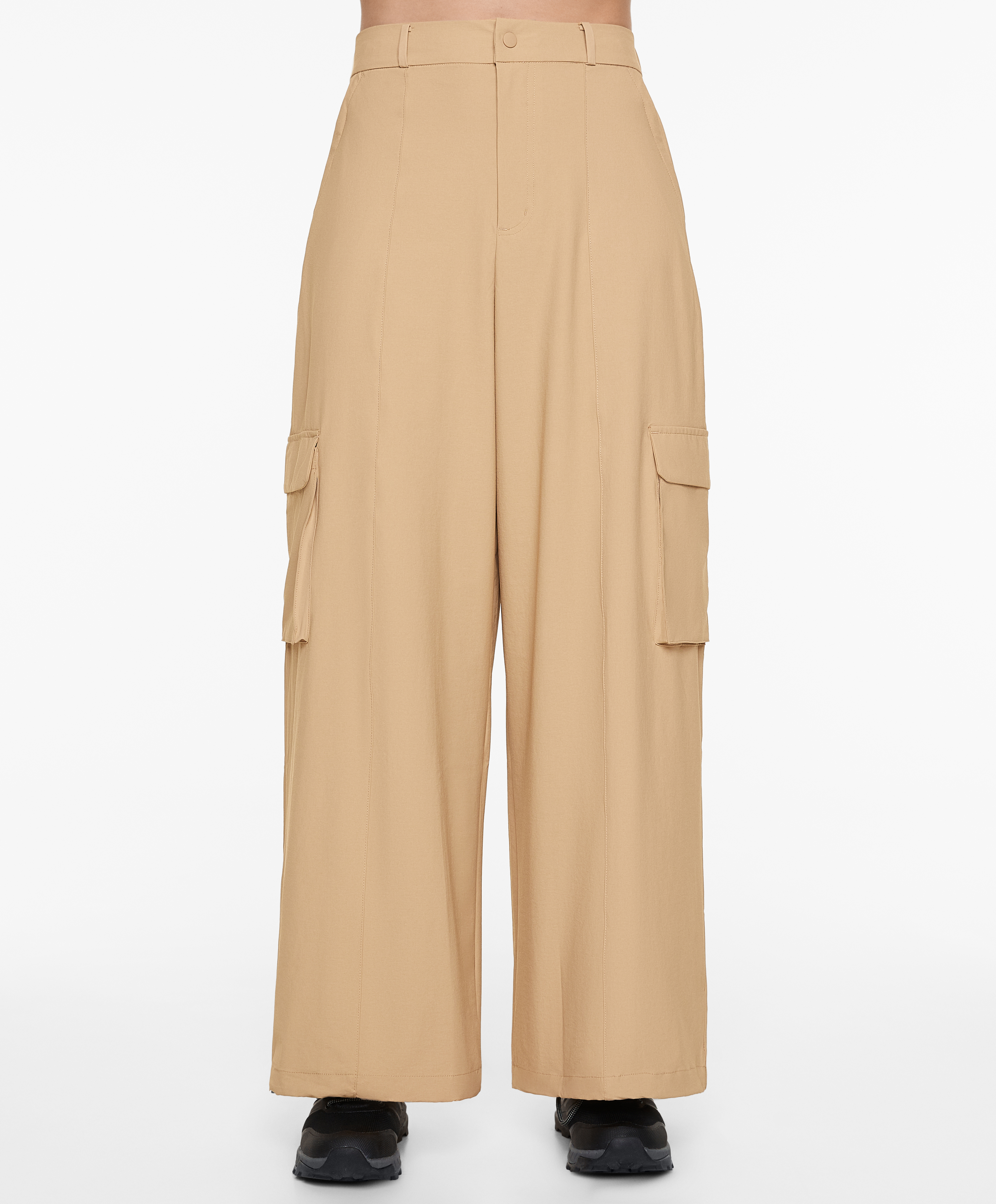 Wide-leg cargo trousers