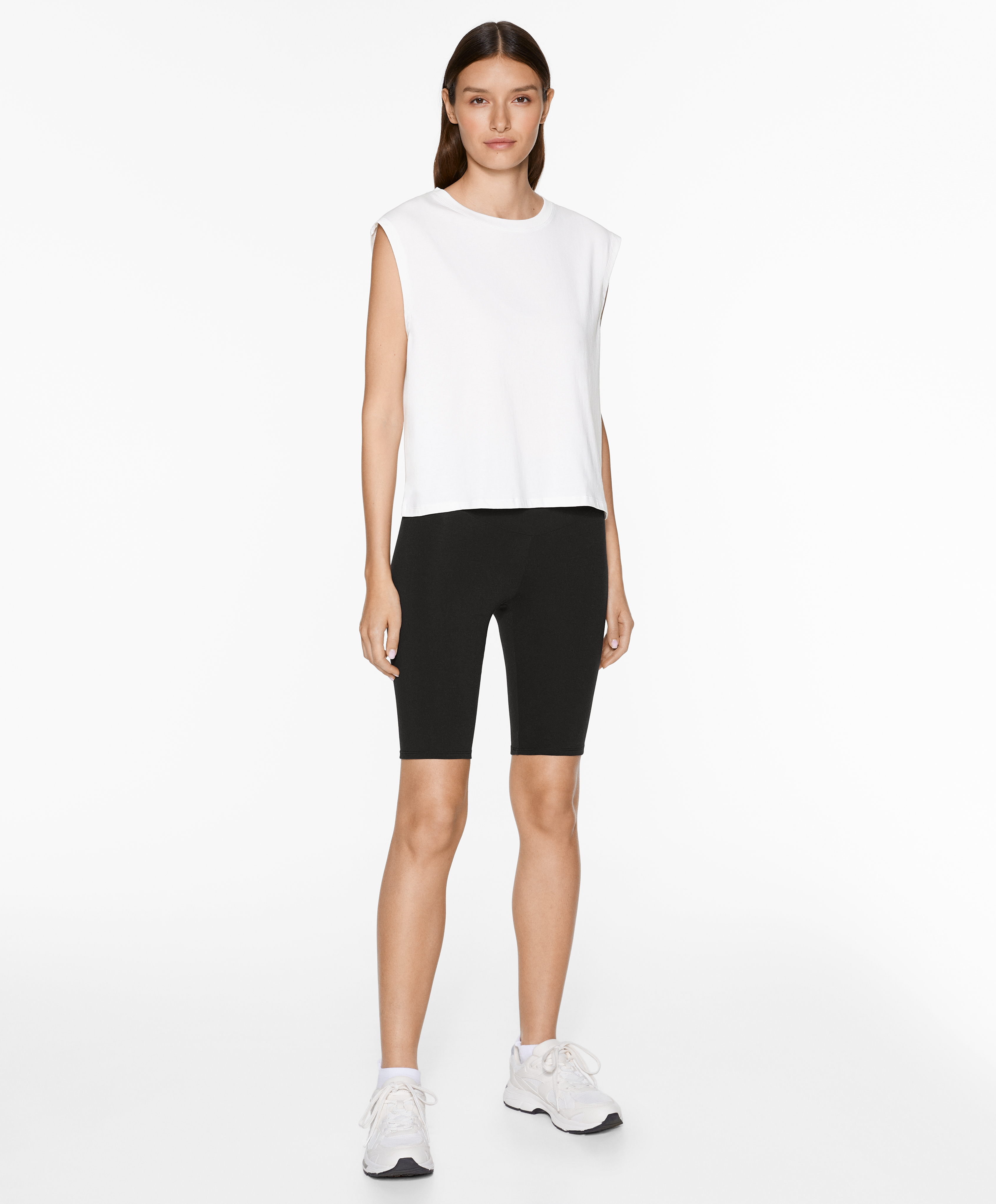Cotton blend sleeveless seamless T-shirt