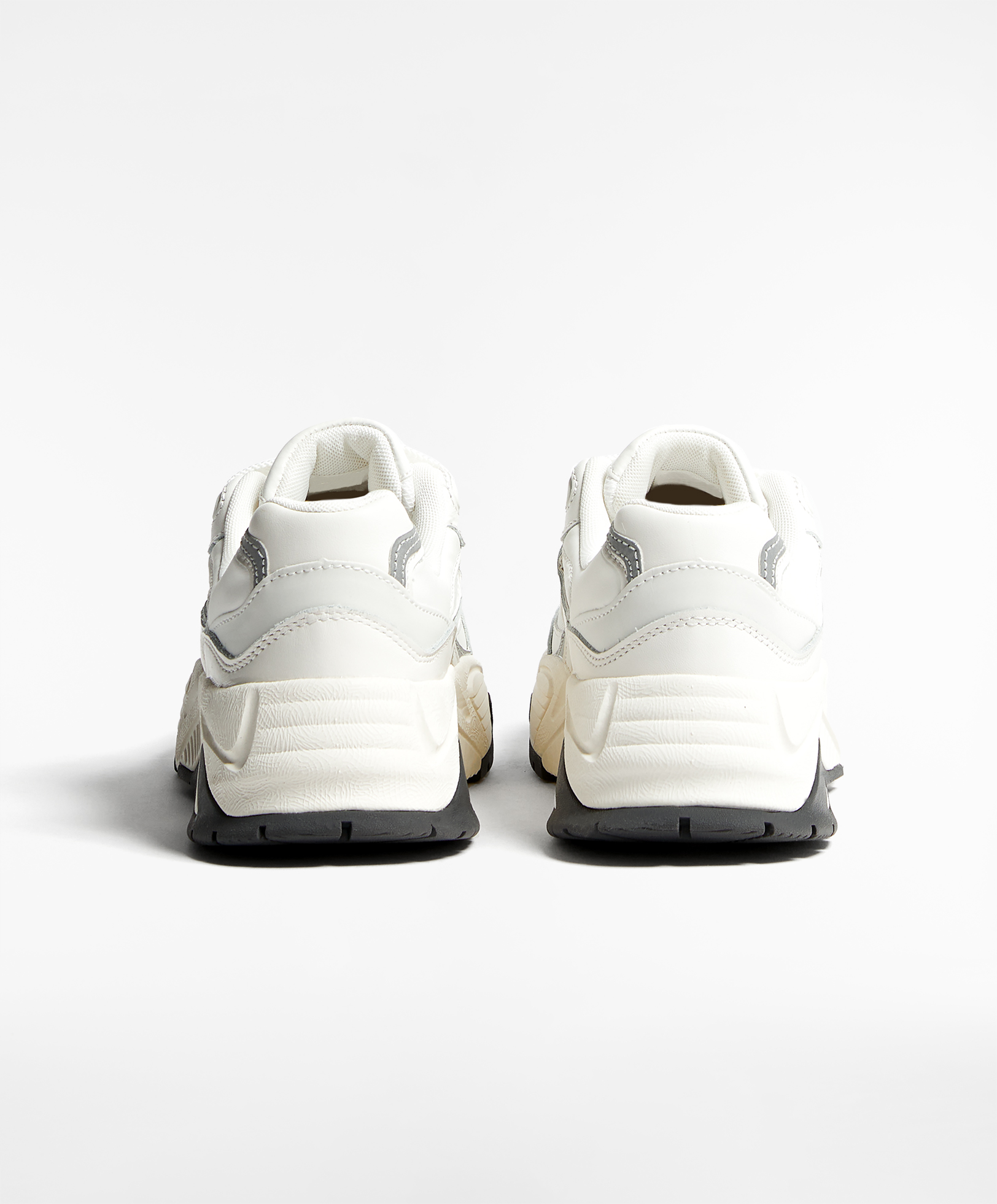 Vibram® XS TREK trainers