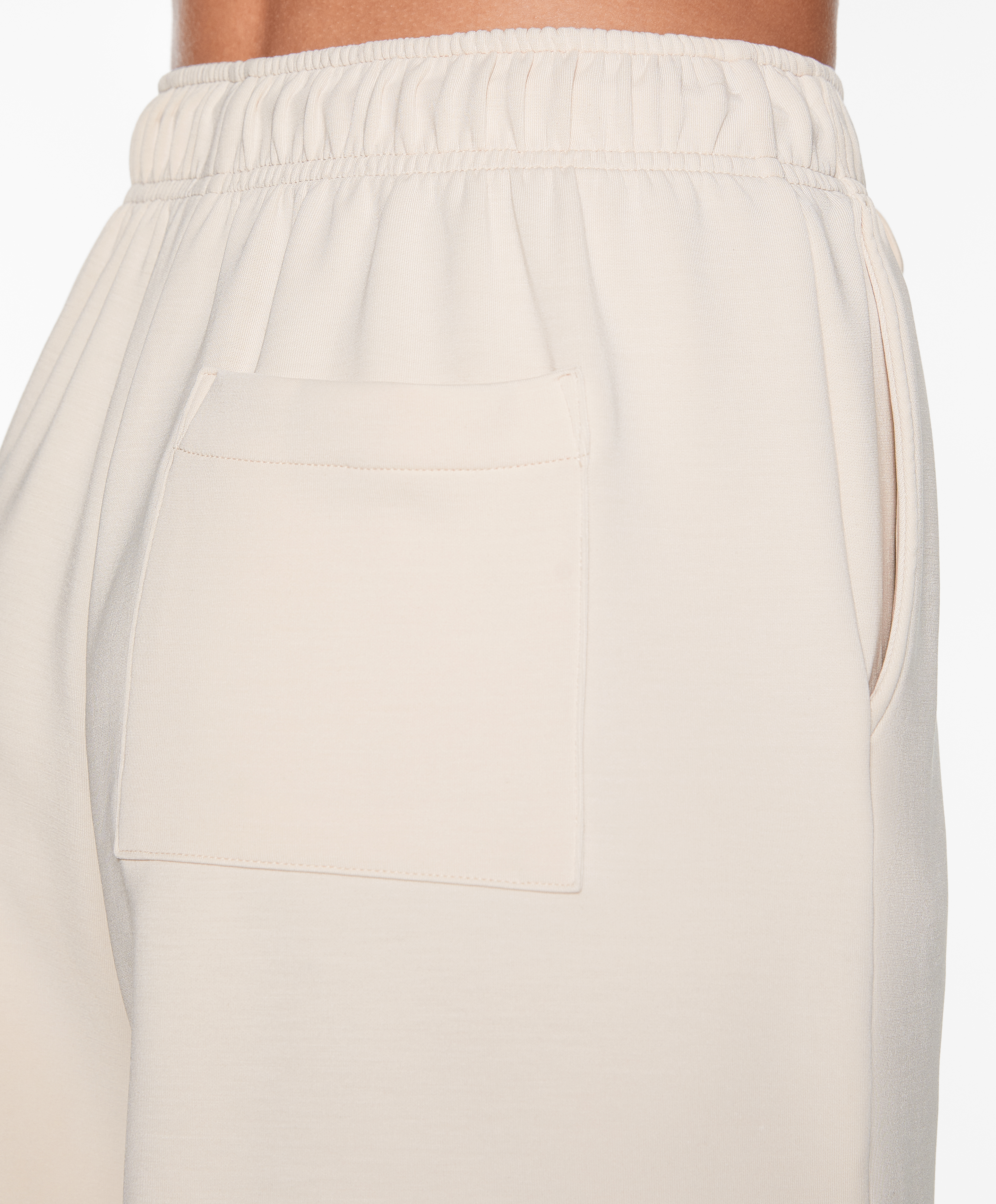 Soft-touch Bermuda shorts with modal