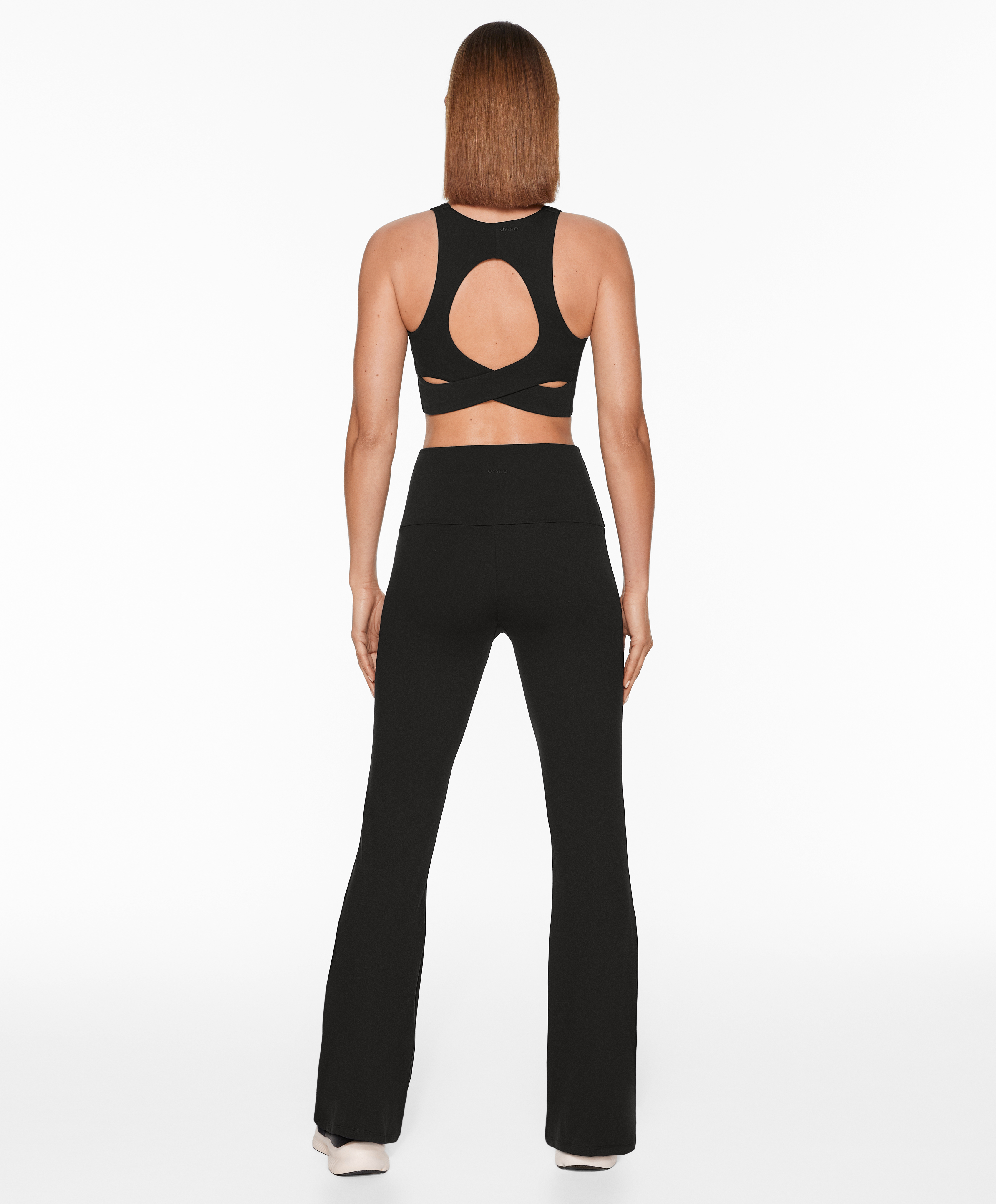 Medium-support comfortlux open-back sports bra with cups