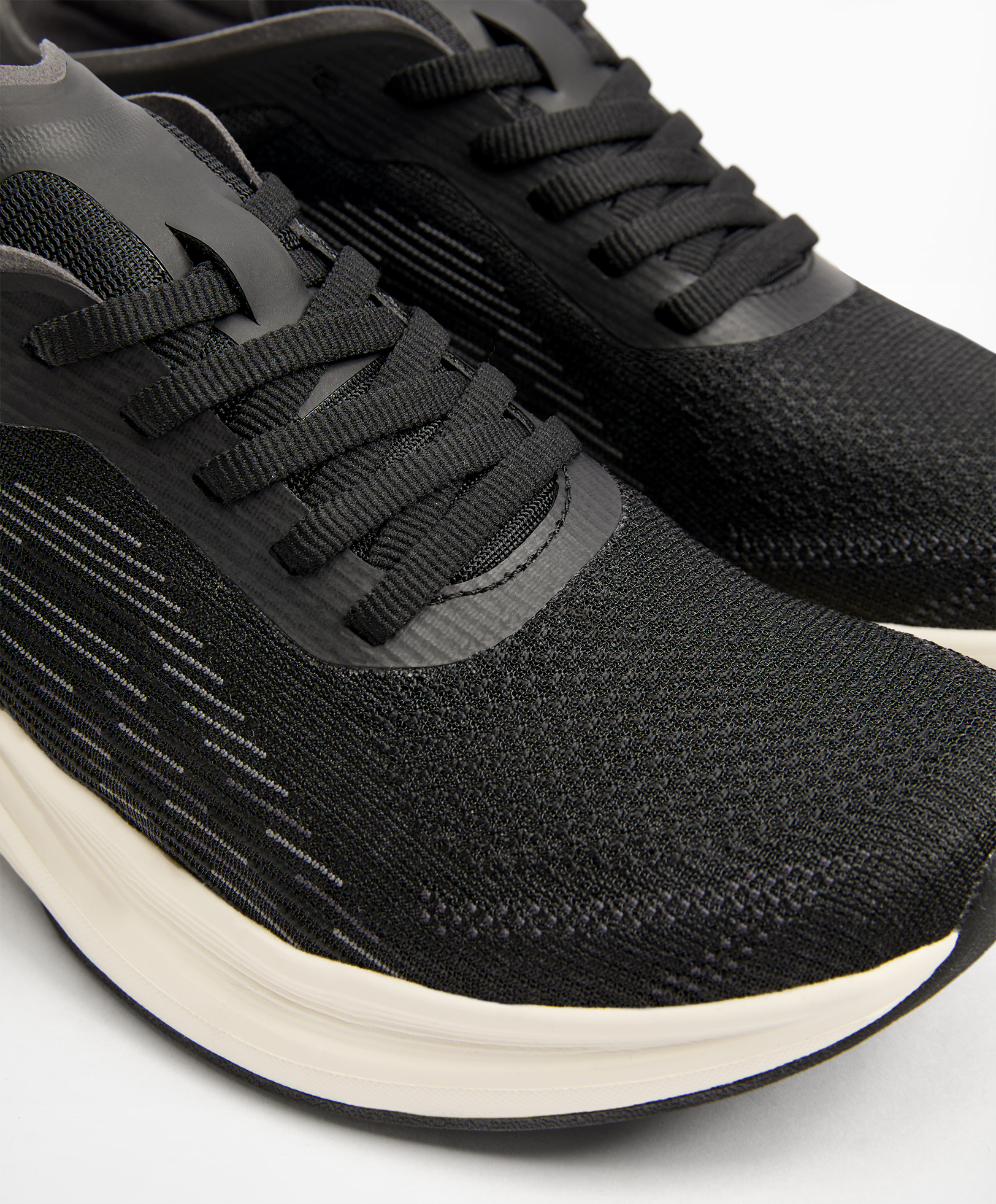 Long-distance running trainers