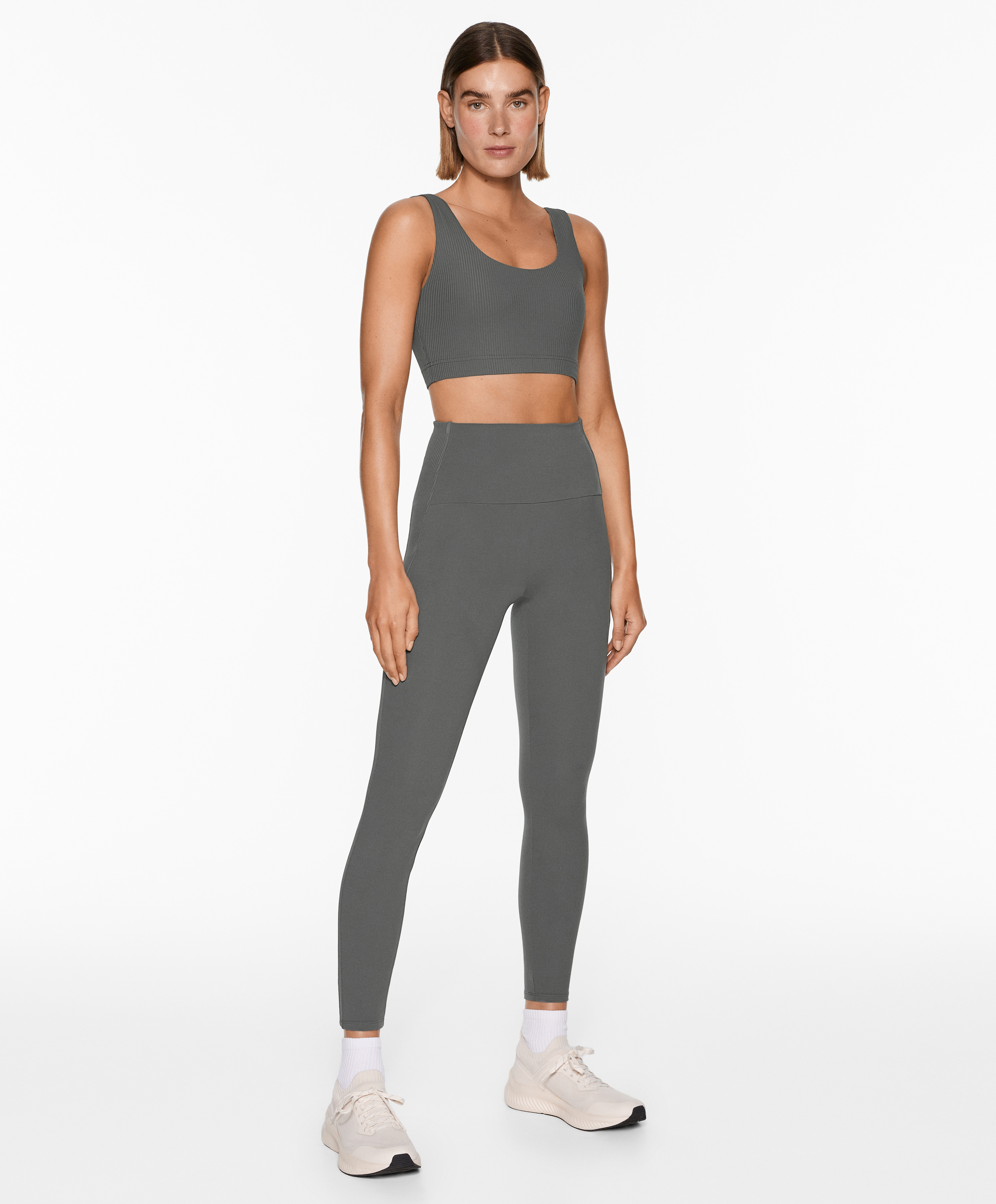 Medium-support comfortlux rib sports bra with cups