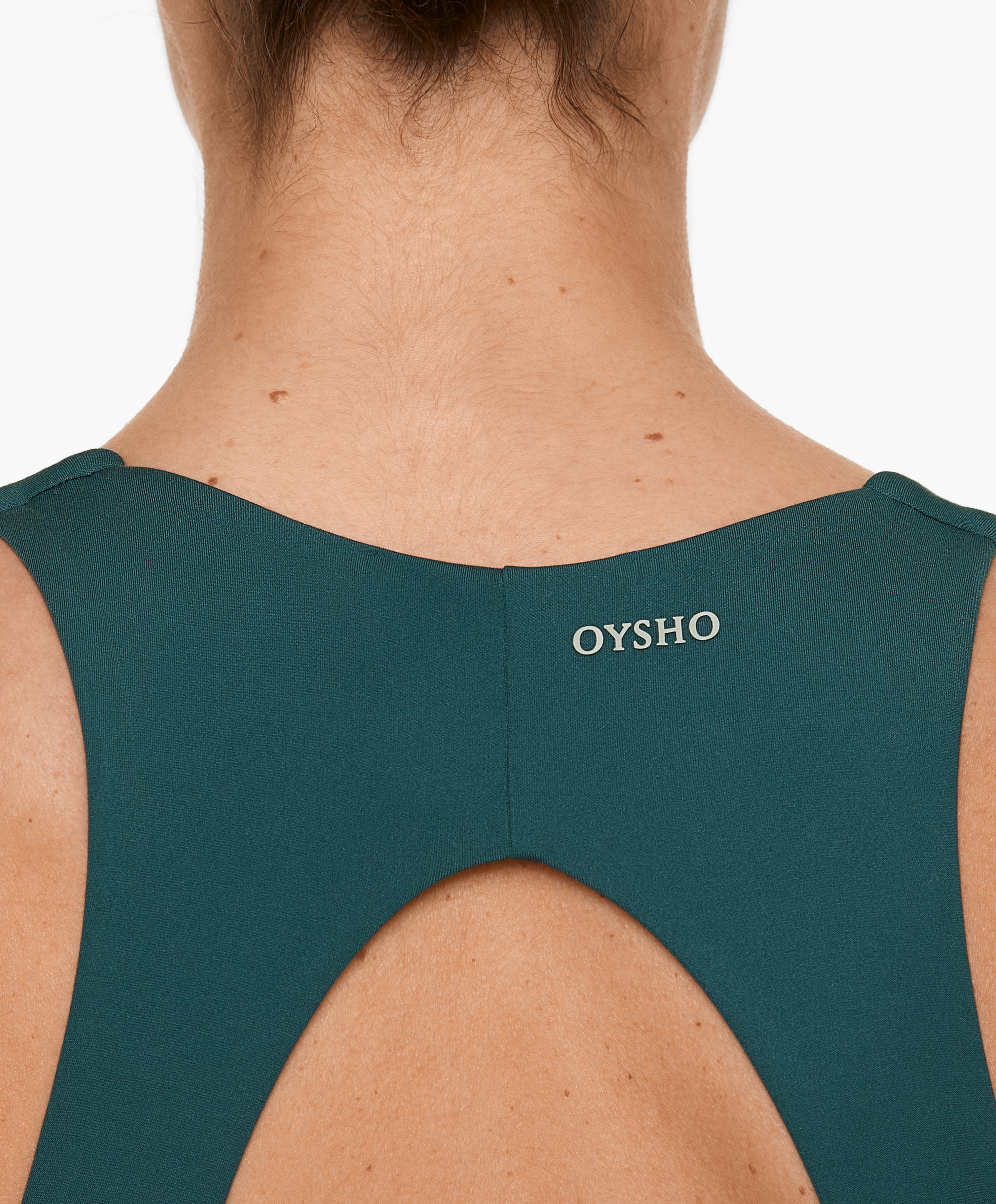 Medium-support comfortlux open-back sports bra with cups