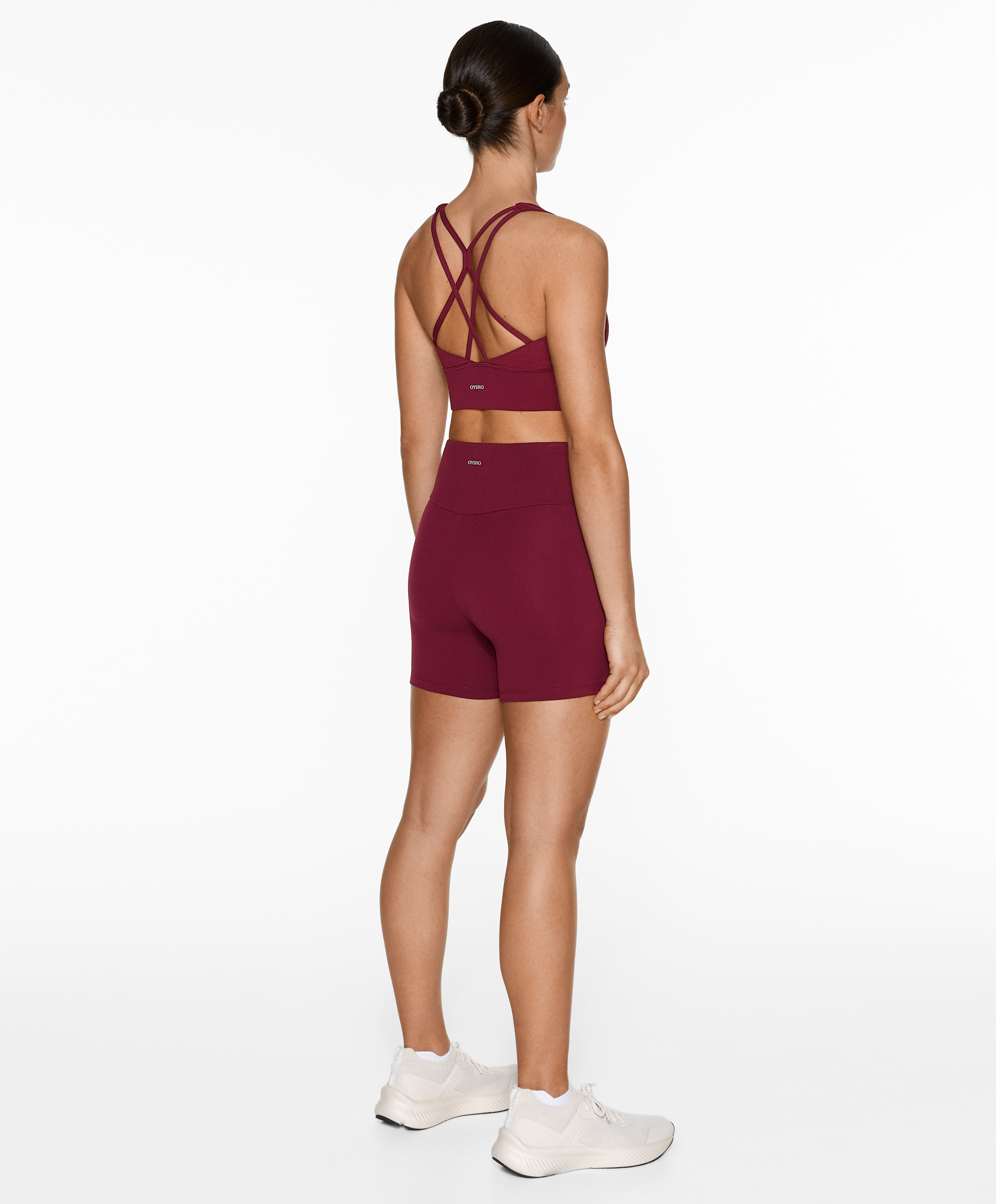 Medium-support comfortlux sports bra with cups