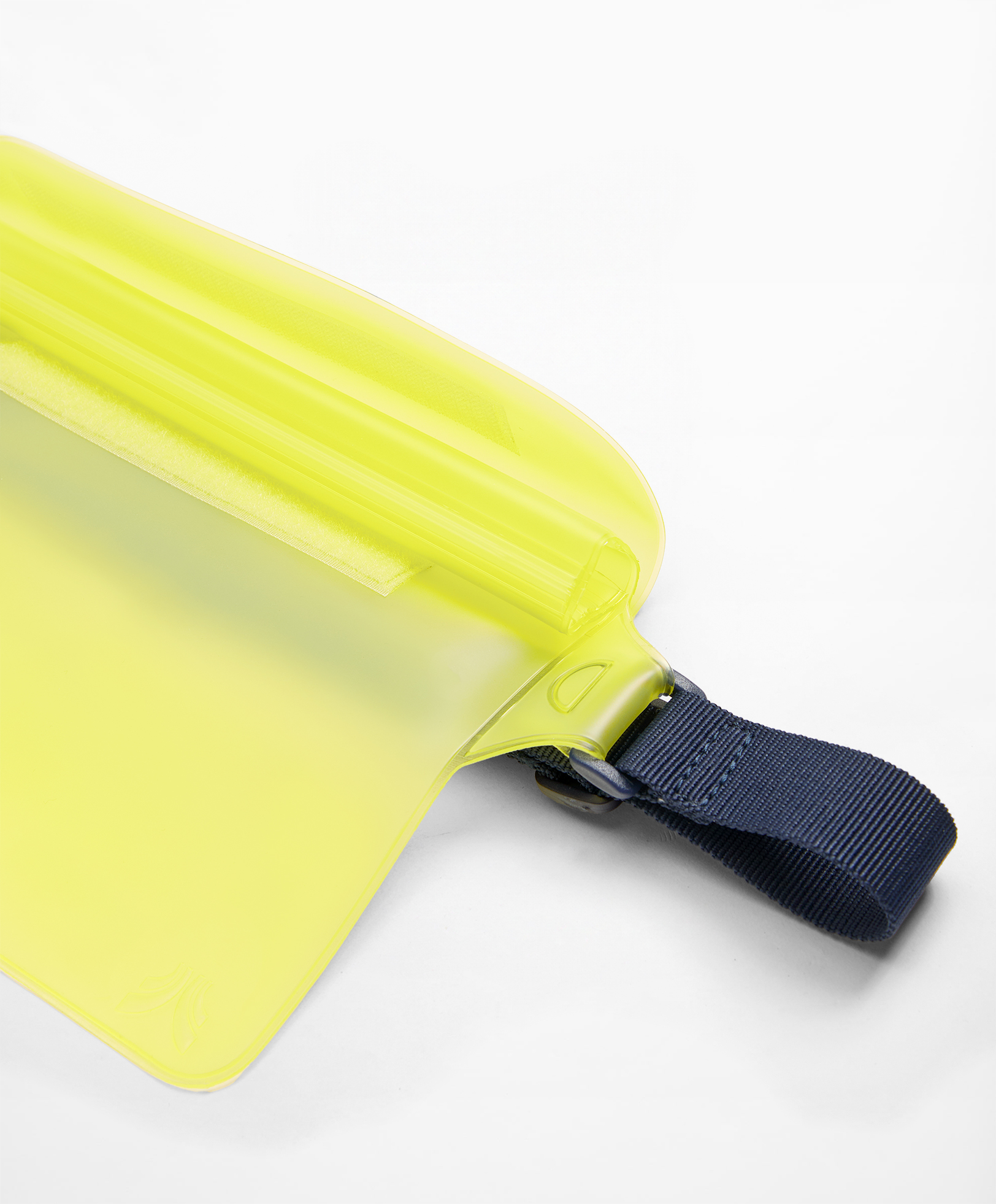 Water-resistant belt bag