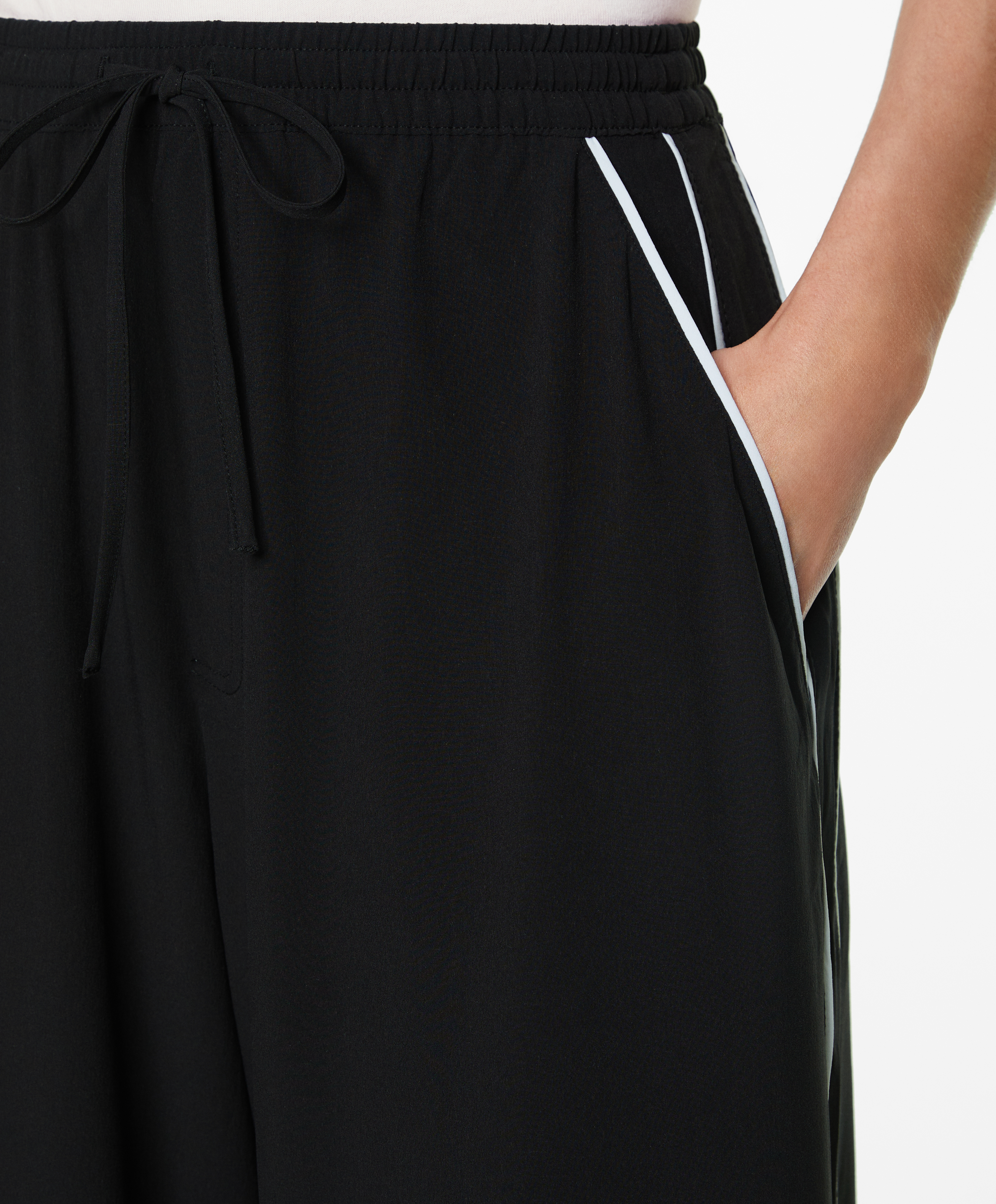 Water-repellent straight-leg trousers