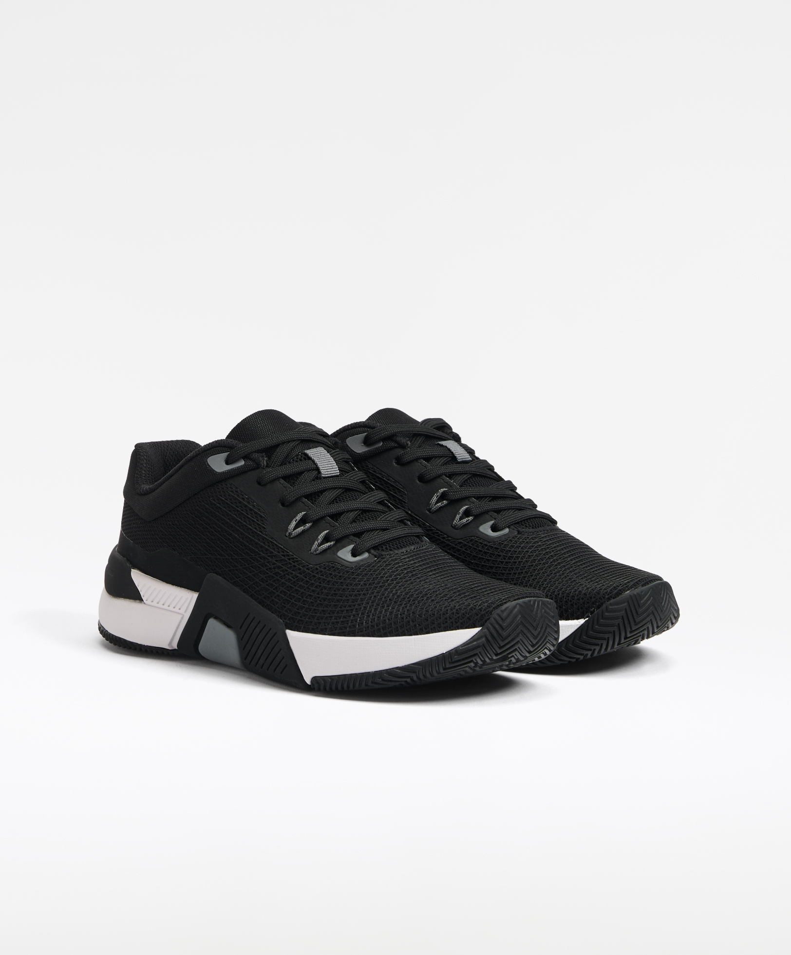 Strength training shoes