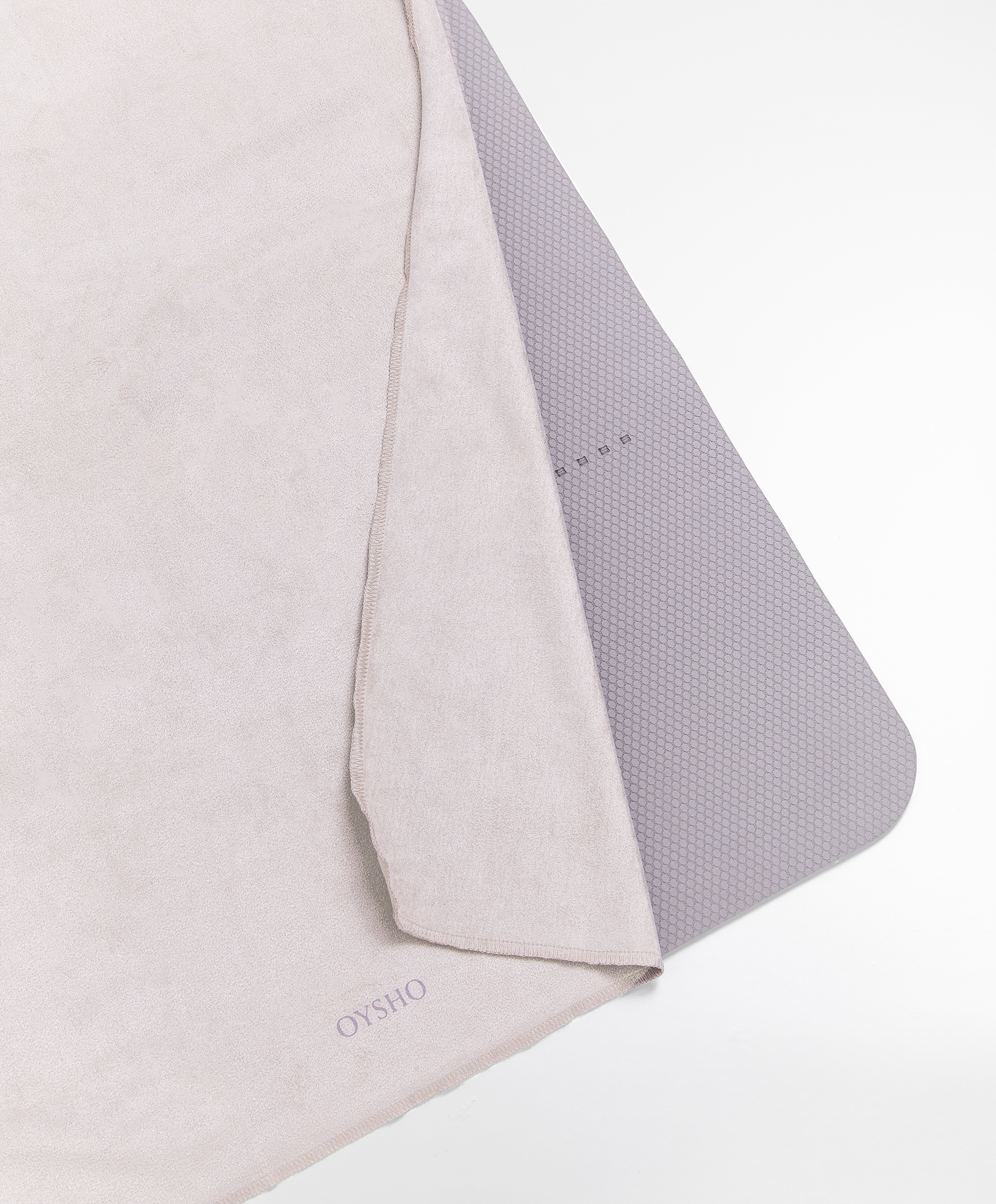 Non-slip yoga mat towel