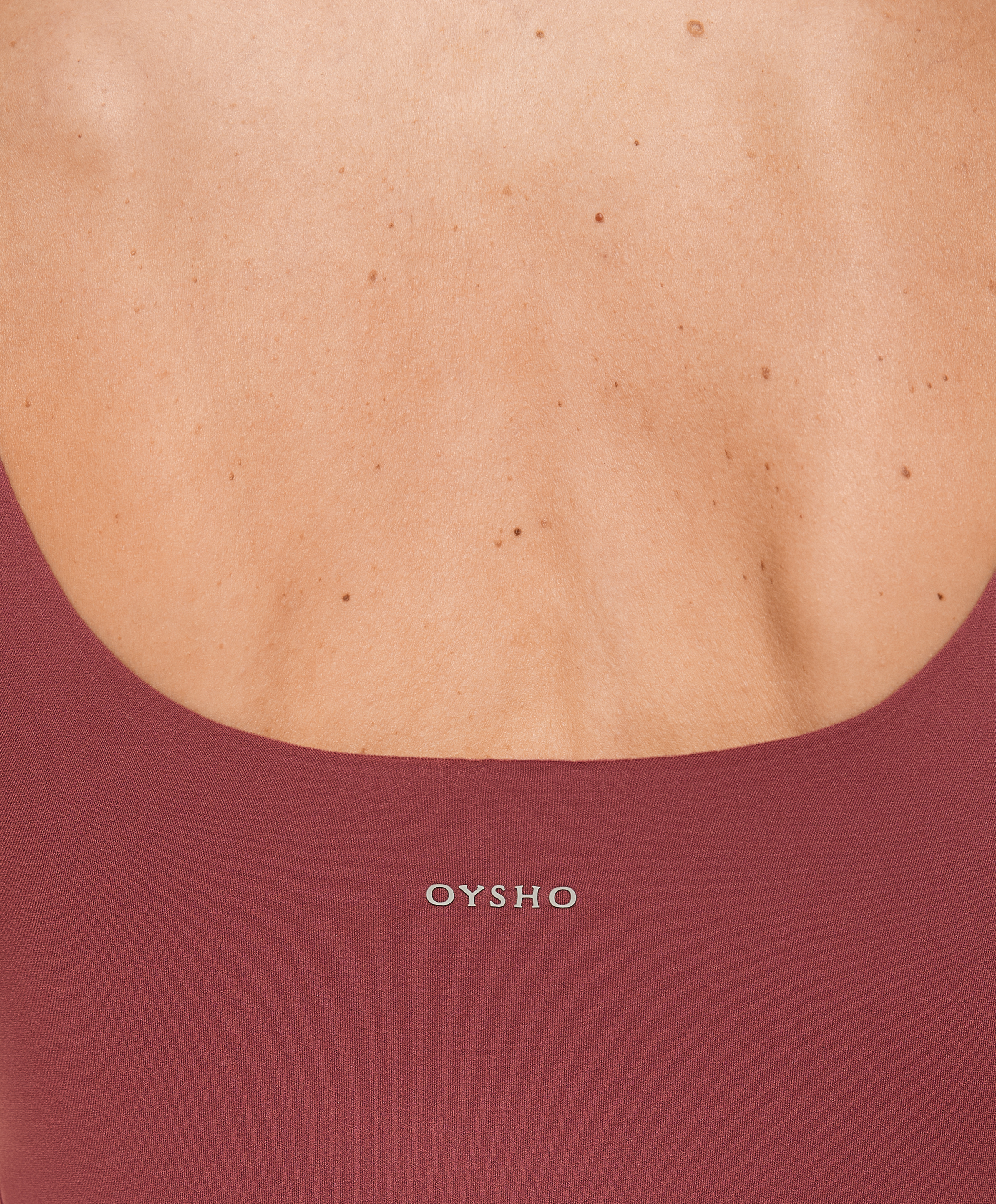 Perfect-adapt vest top with cups