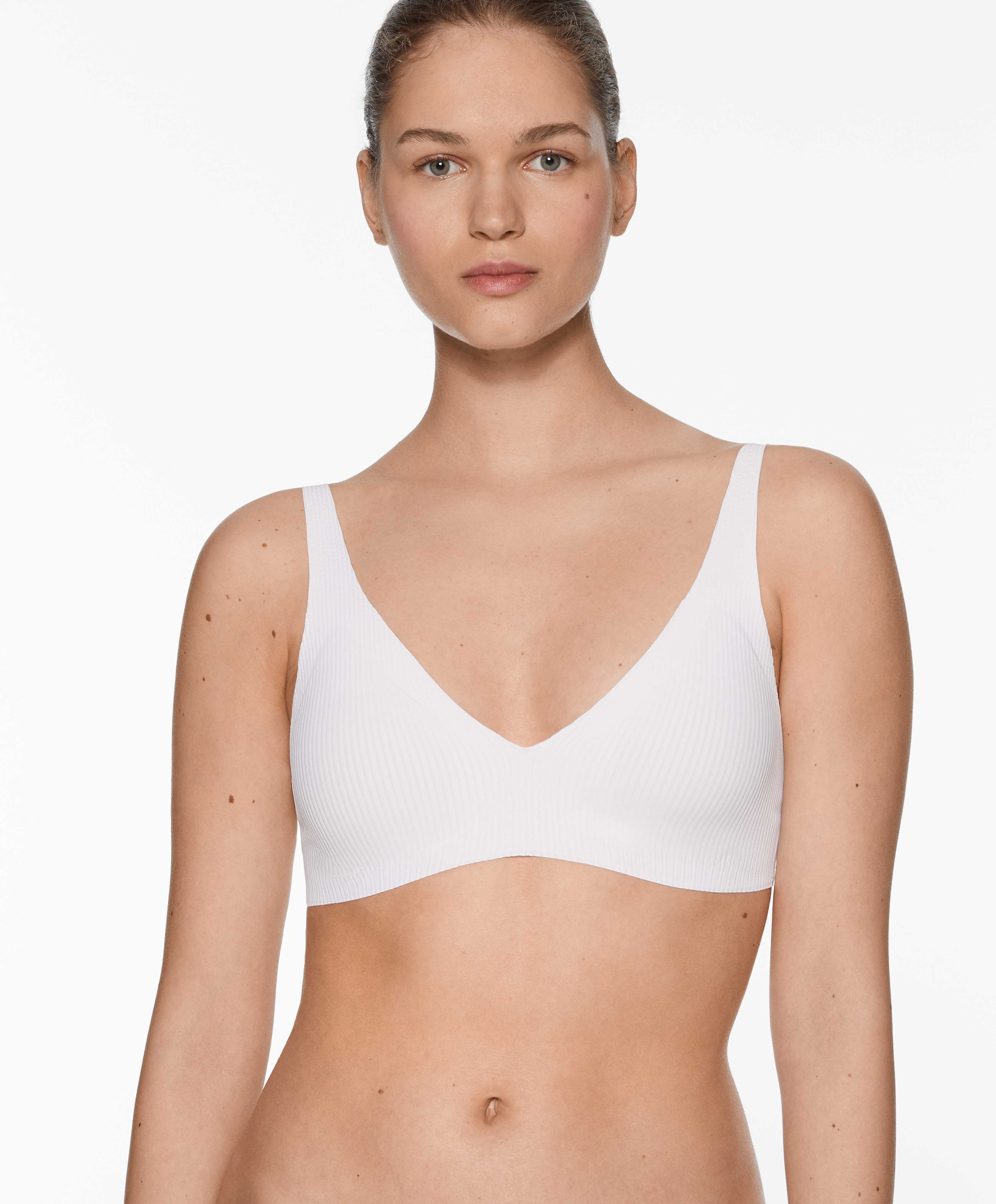 Invisible micro rib halter bra