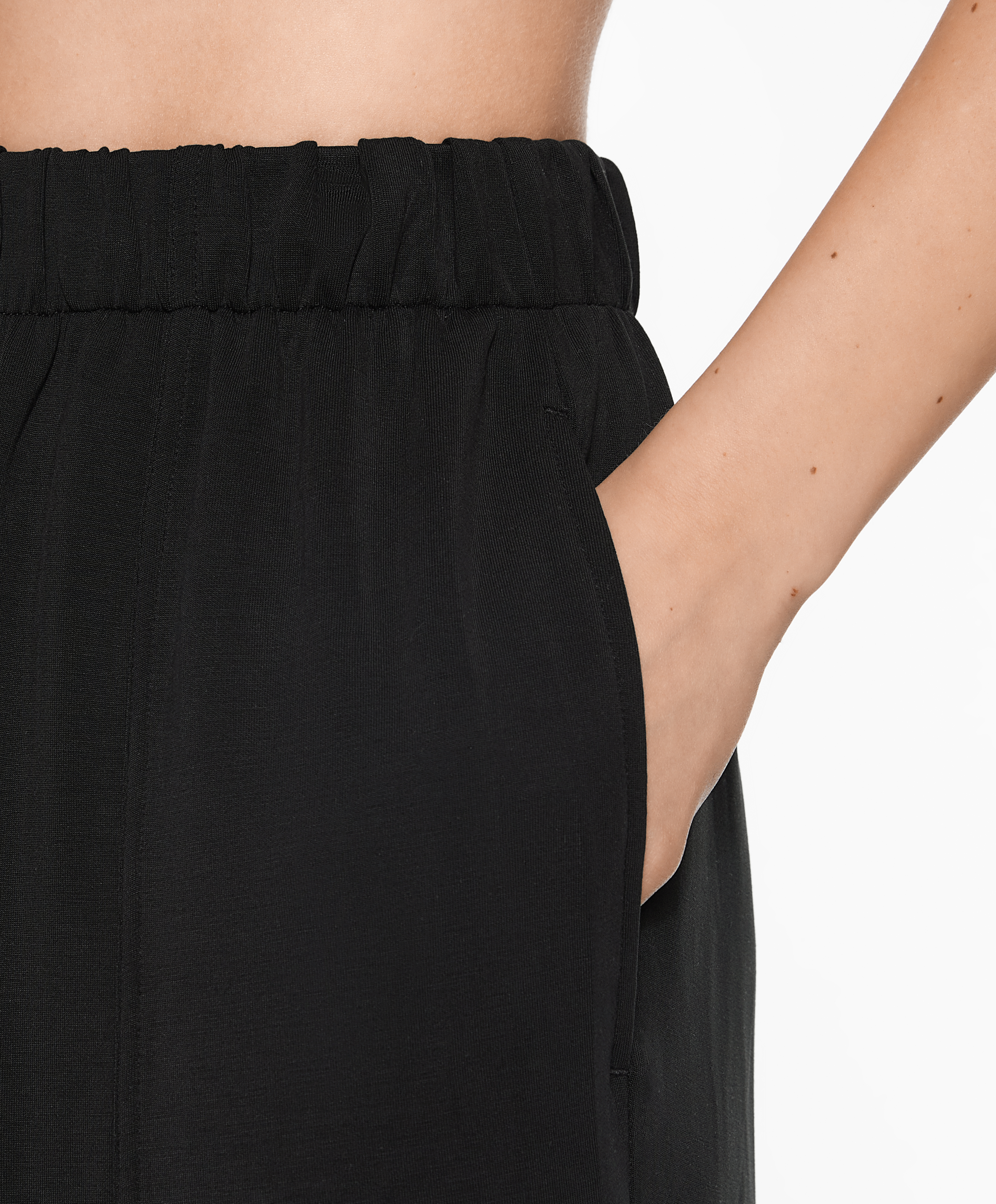 Extra-wide modal joggers