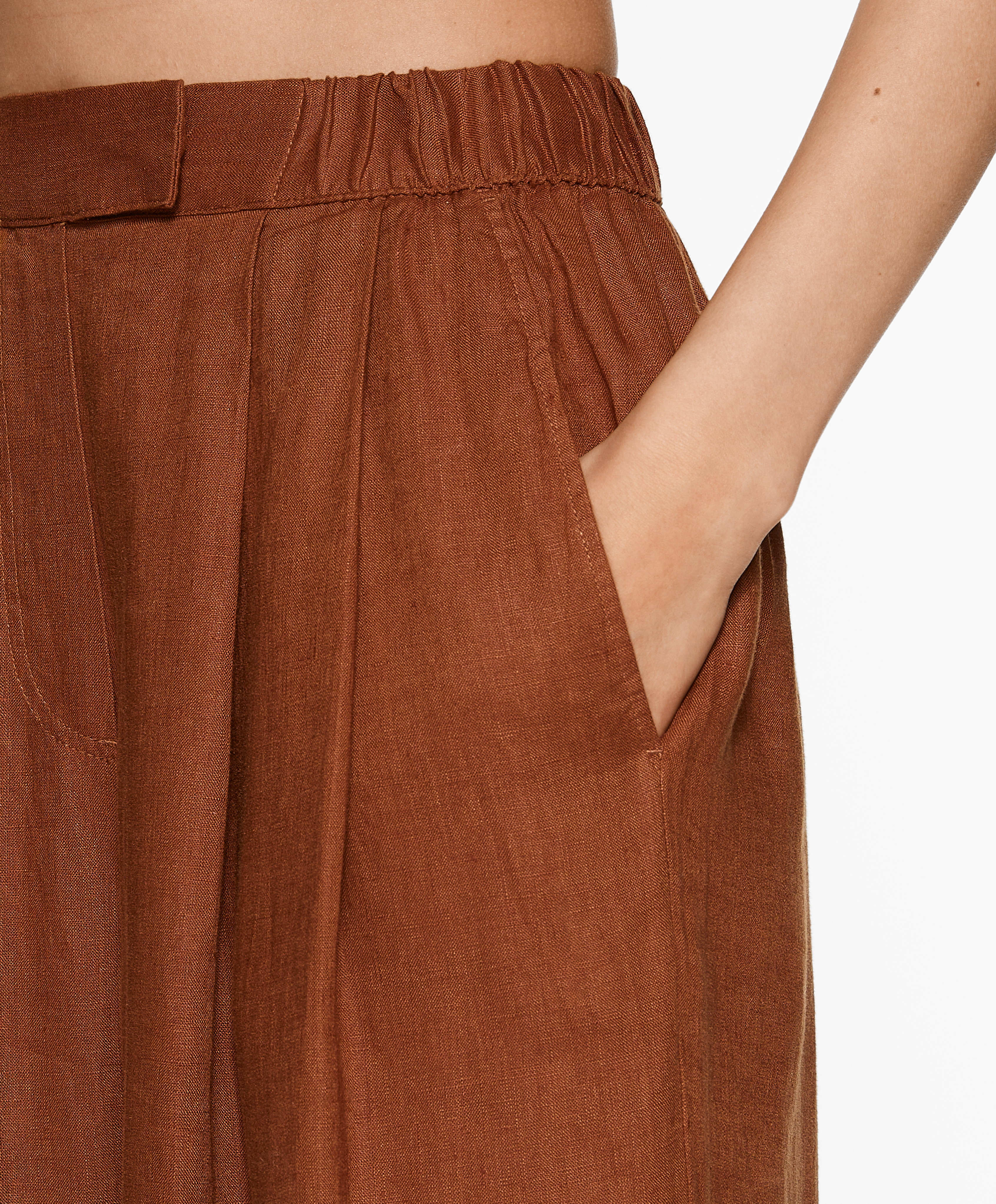 Tailored-fit 100% linen trousers