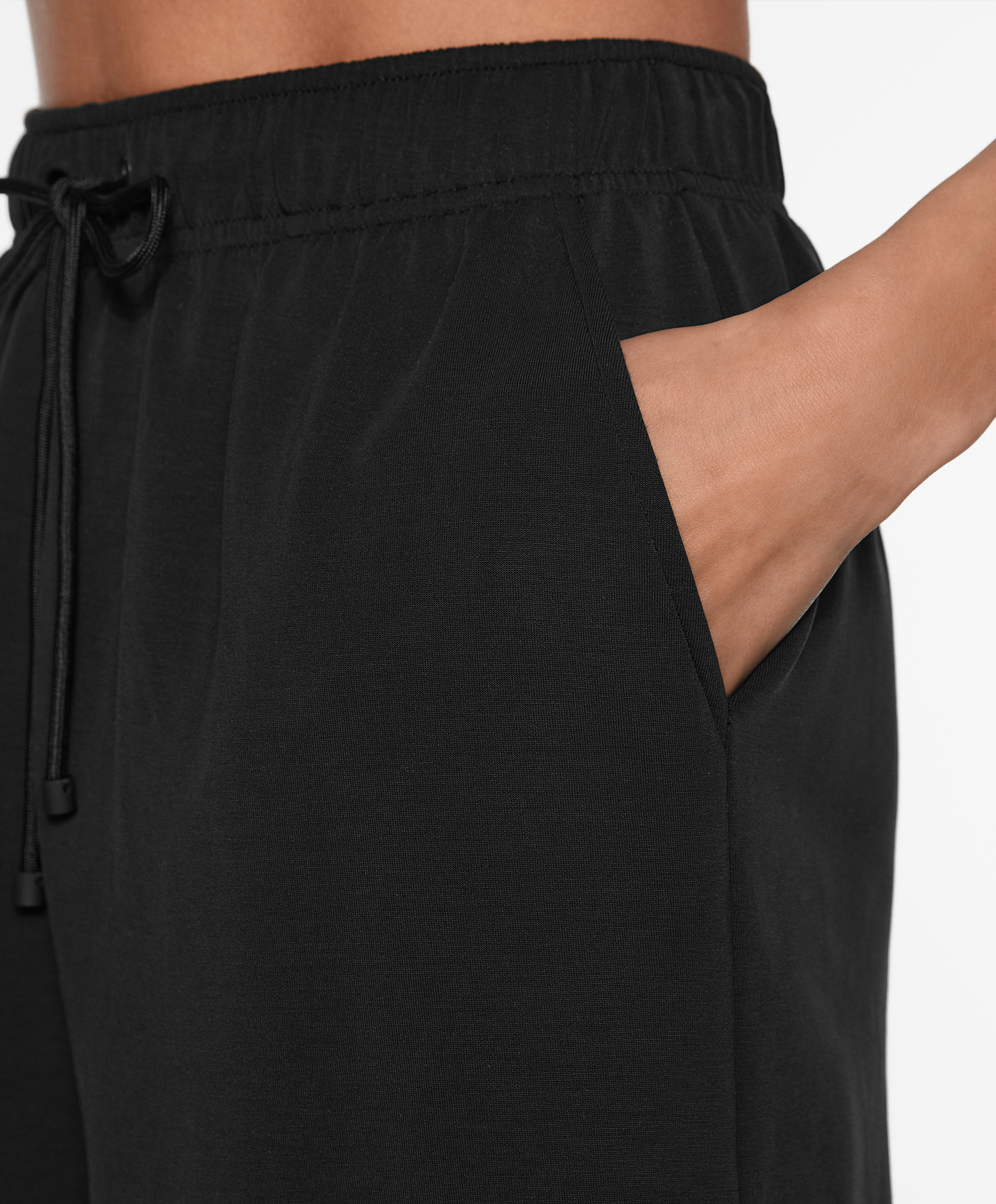 Soft-touch Bermuda shorts with modal
