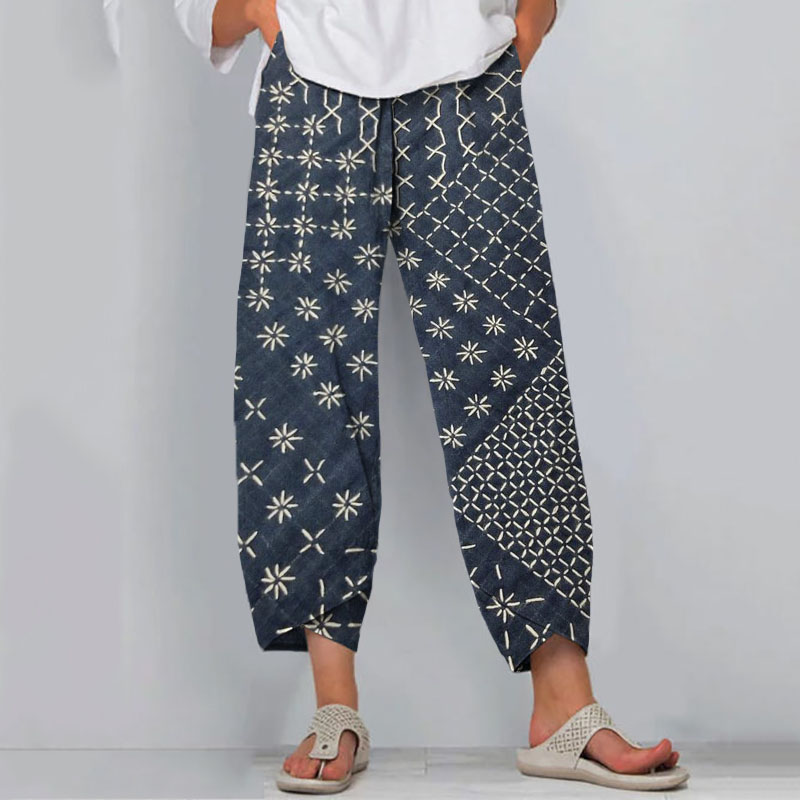 Japanese Traditional Sashiko In Floral Patchwork Art Pattern Art Cropped Casual Pants