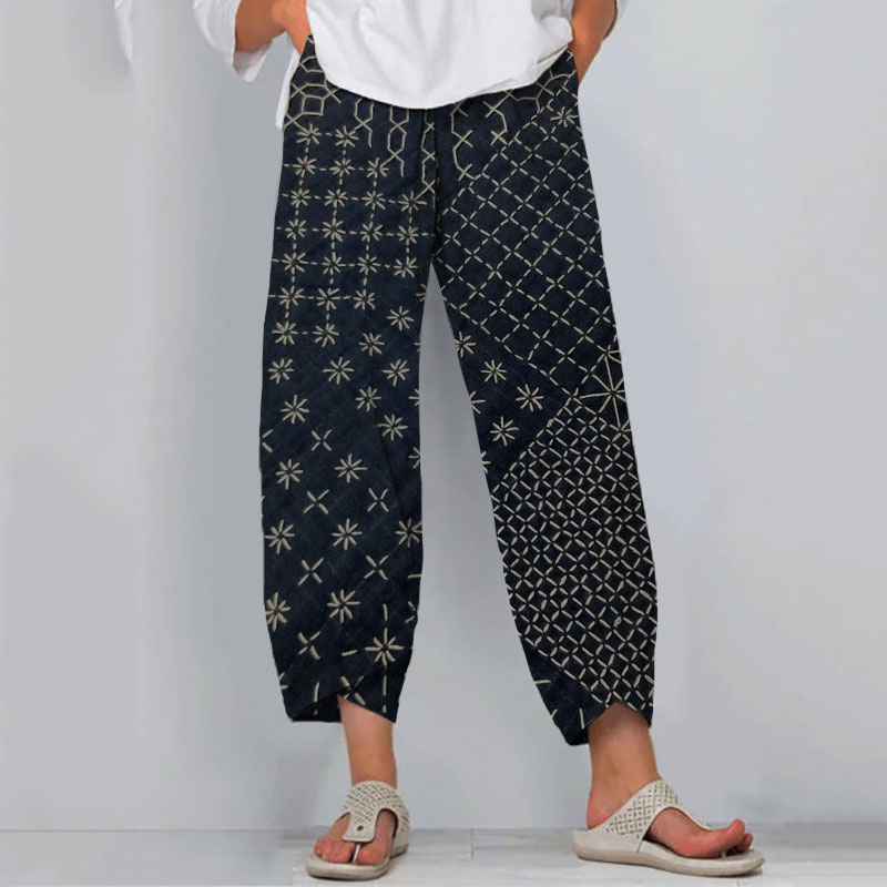 Japanese Traditional Sashiko In Floral Patchwork Art Pattern Art Cropped Casual Pants