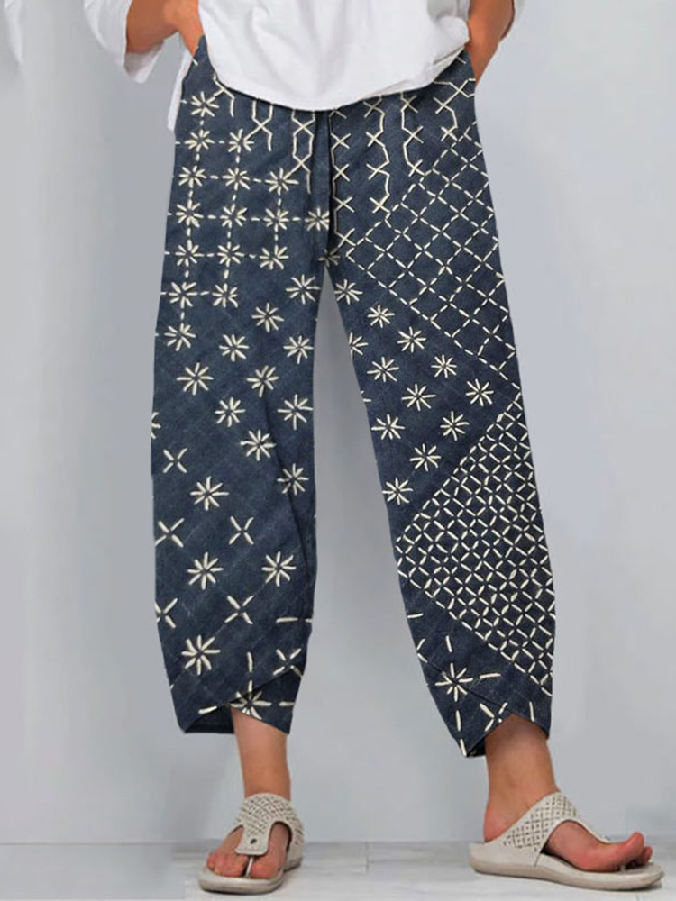 Japanese Traditional Sashiko In Floral Patchwork Art Pattern Art Cropped Casual Pants