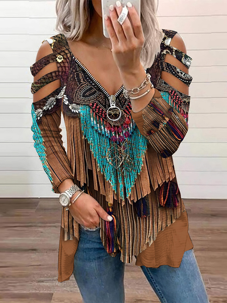 Vintage Western Tassel Print V-Neck Off-Shoulder T-Shirt