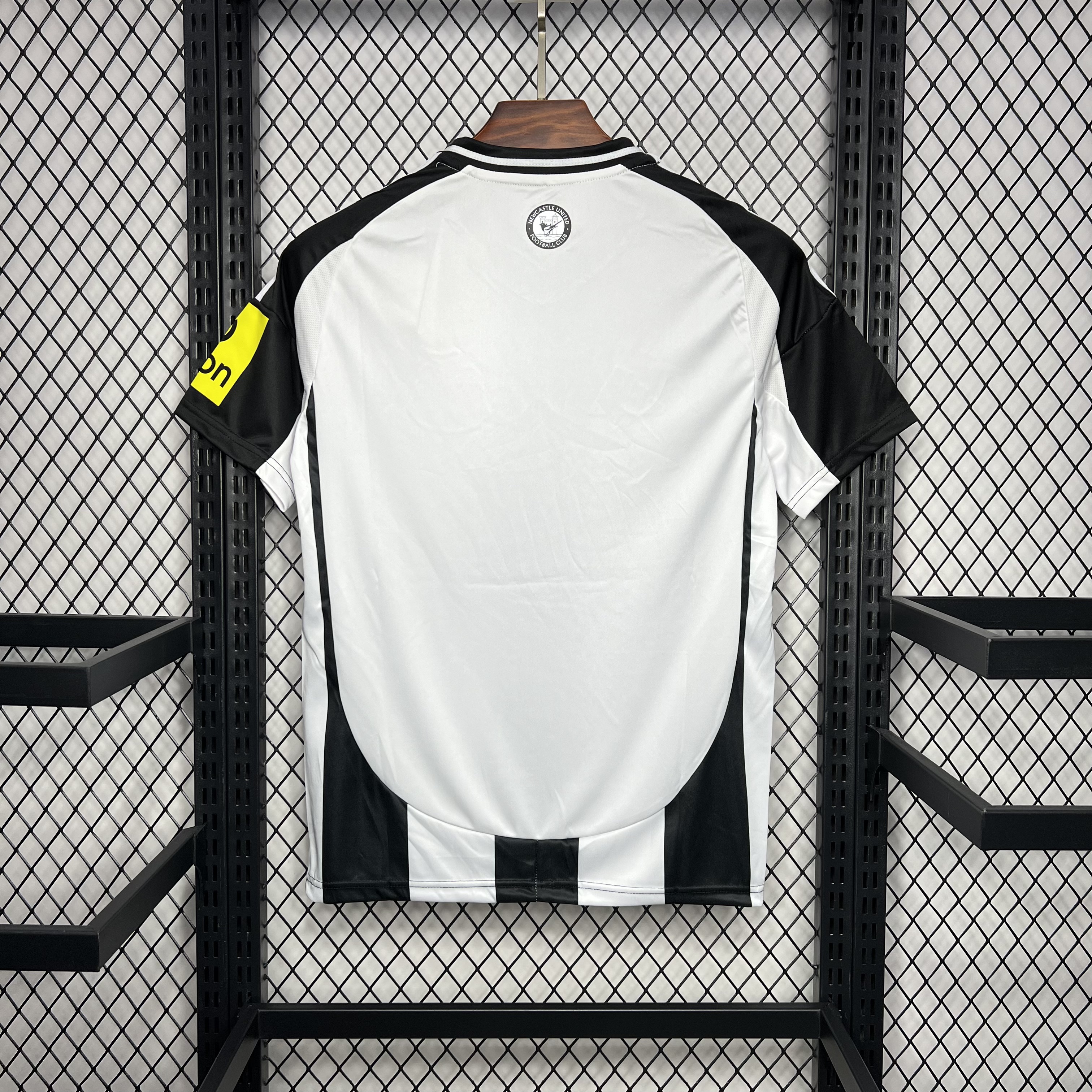 Newcastle United 24-25 Home Stadium Jersey - Fans Version - SOCCERDEALSHOP