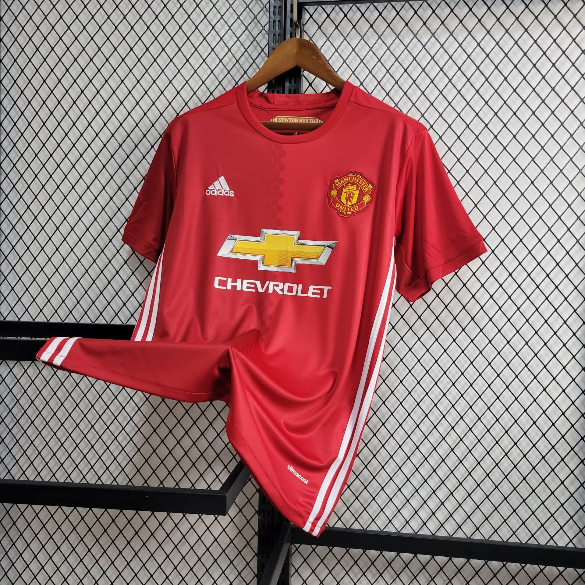 Manchester United Retro 2017-18 Home Jersey - SOCCERDEALSHOP