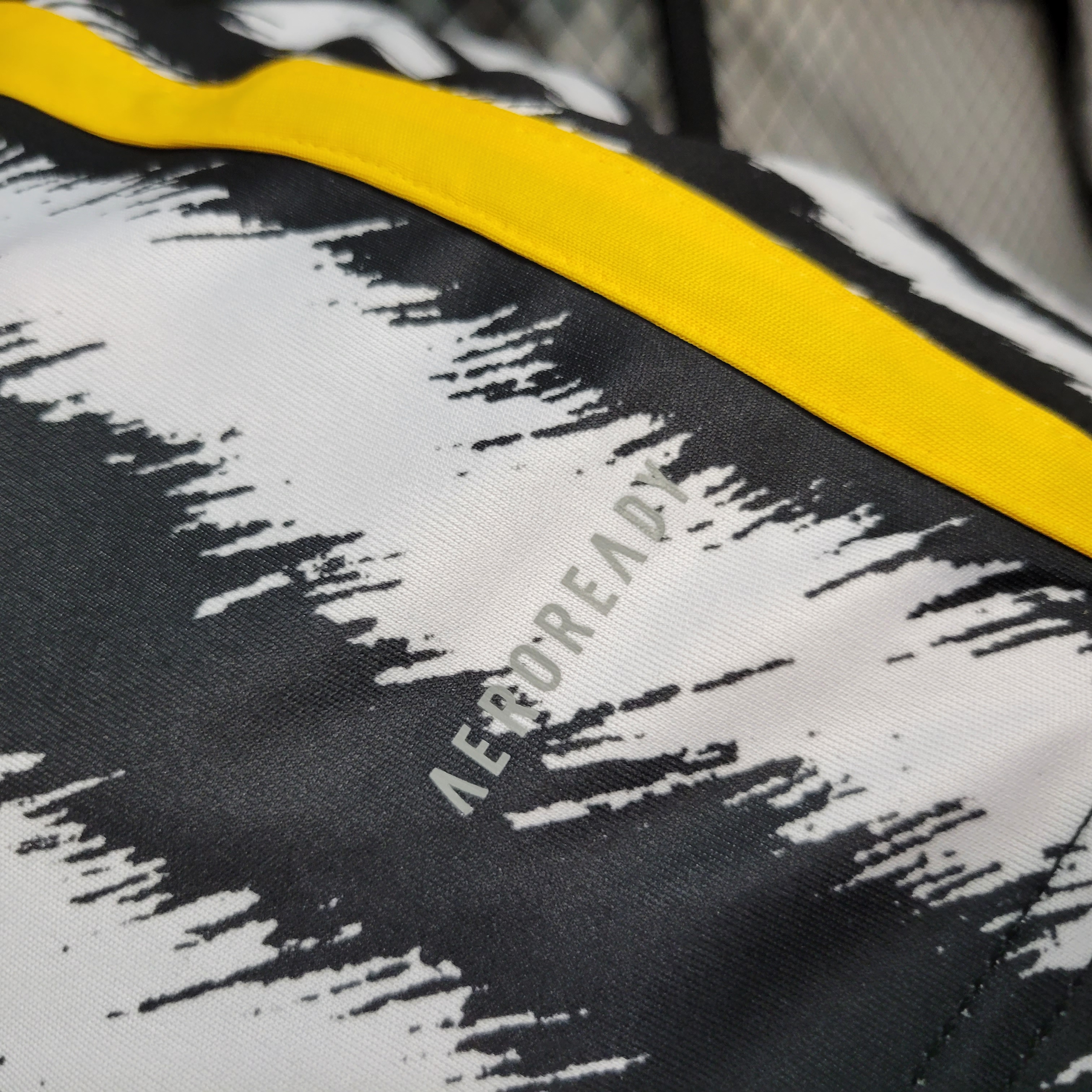 23-24 Juventus Home Long Sleeve Jersey - Fans Version - SOCCERDEALSHOP