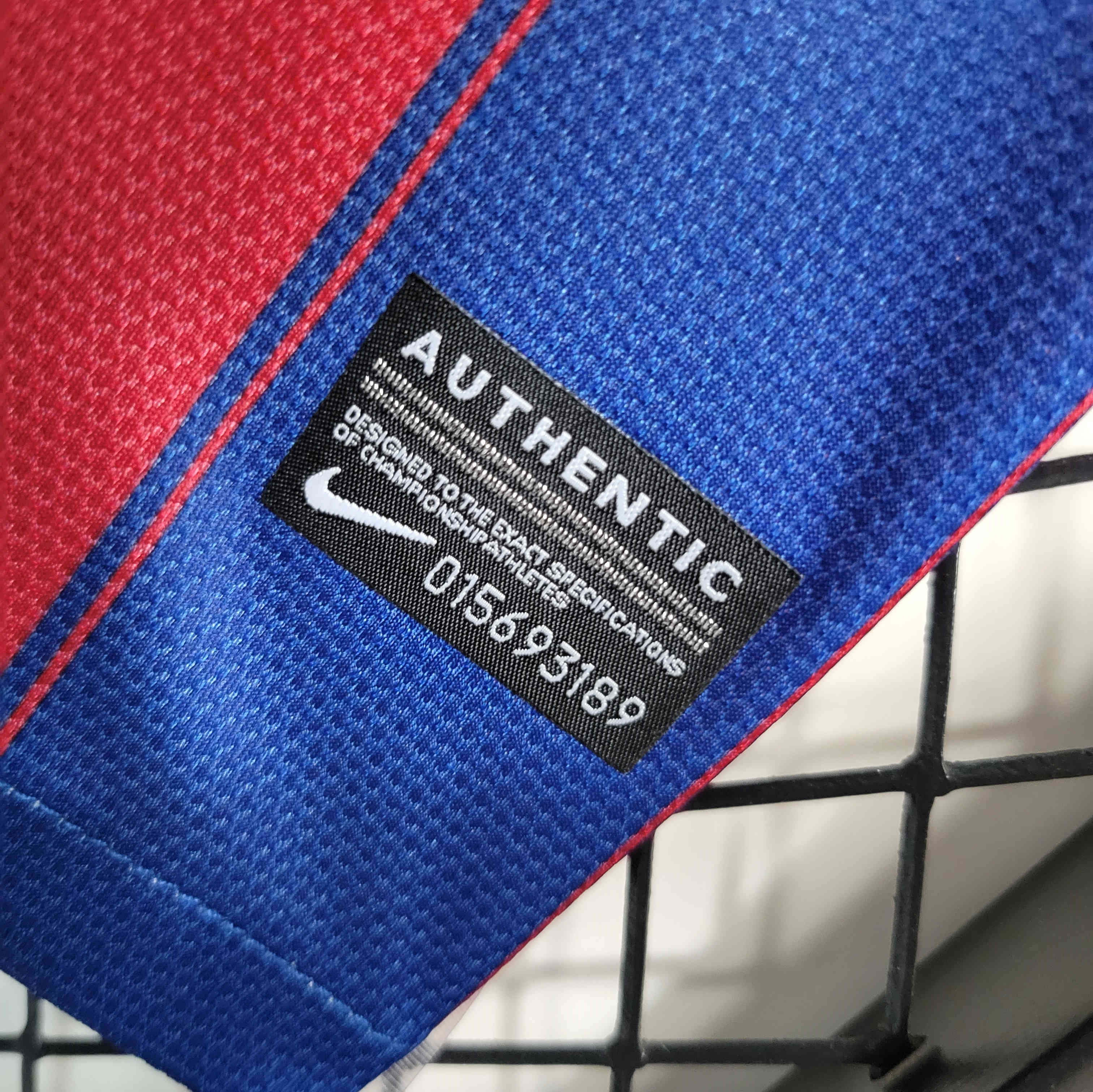 B.A.R.S.A Retro 09-10 Home Stadium Jersey - SOCCERDEALSHOP