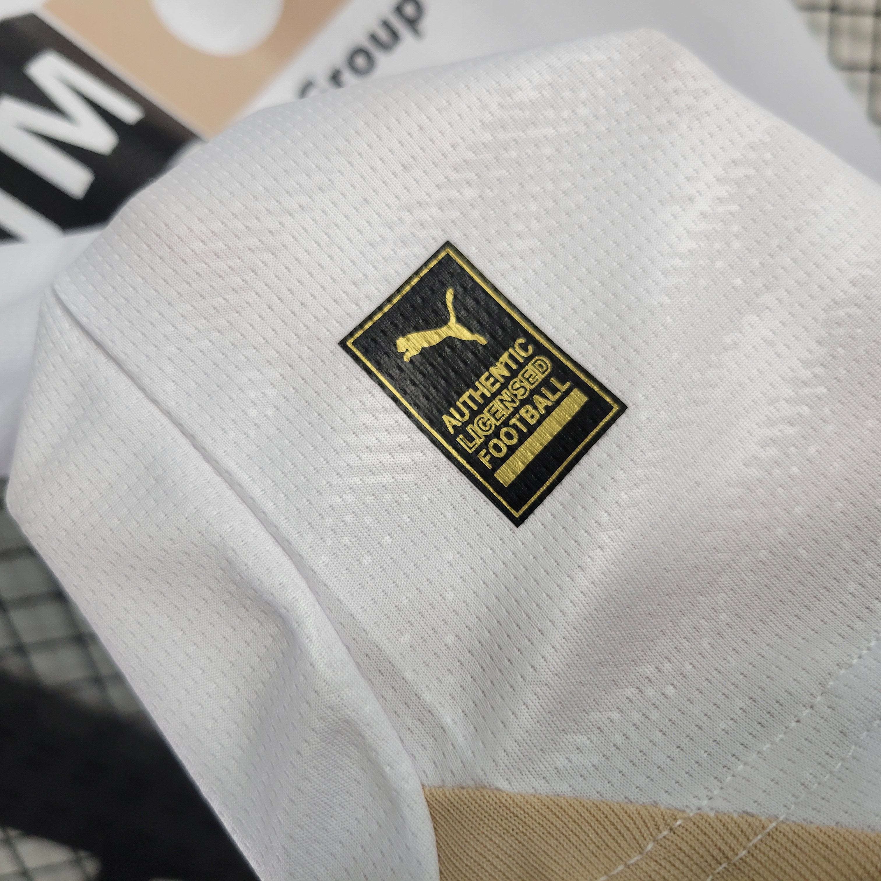 Valencia 23-24 Home Kids Kit - SOCCERDEALSHOP