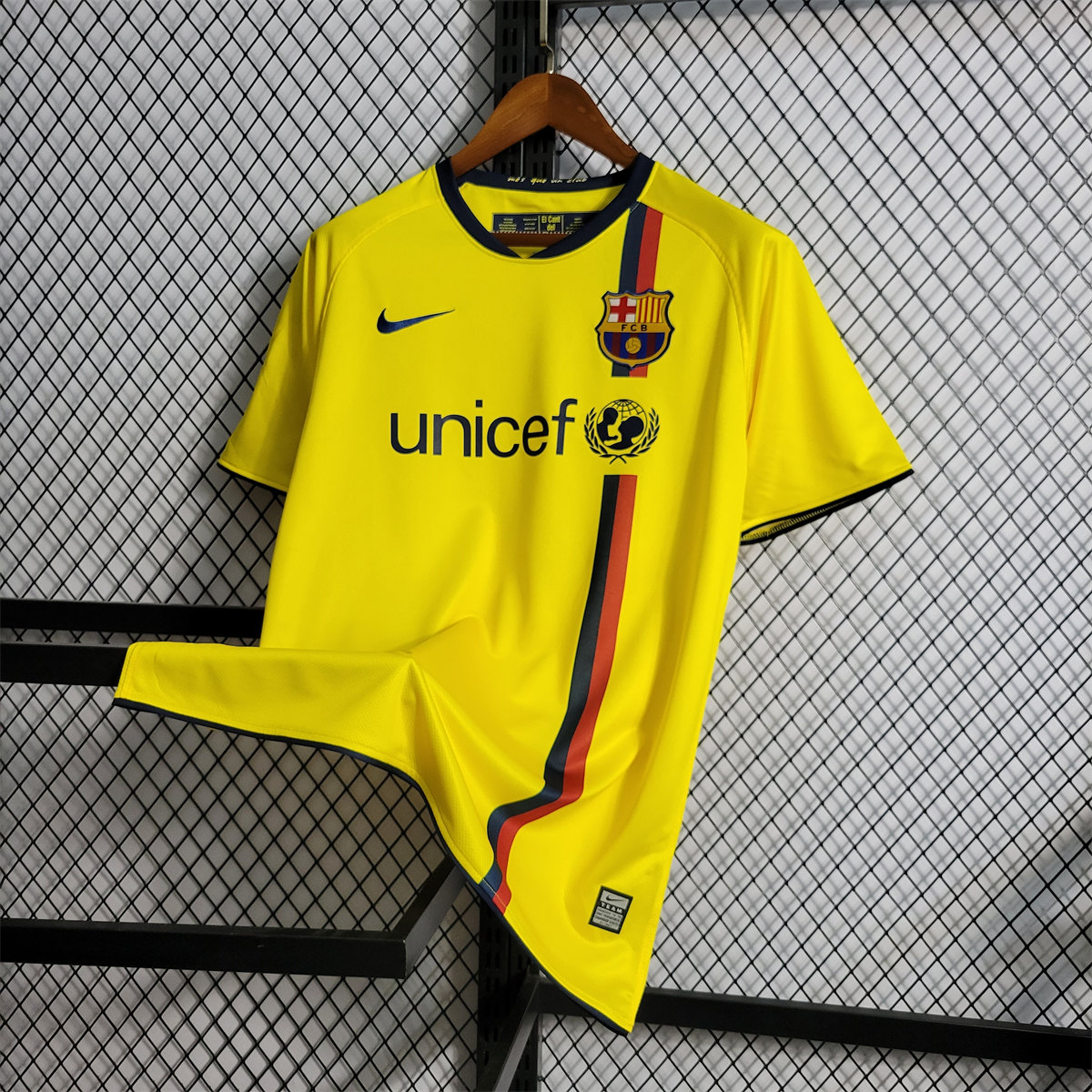 B.A.R.S.A Retro 08-09 Away Jersey - SOCCERDEALSHOP
